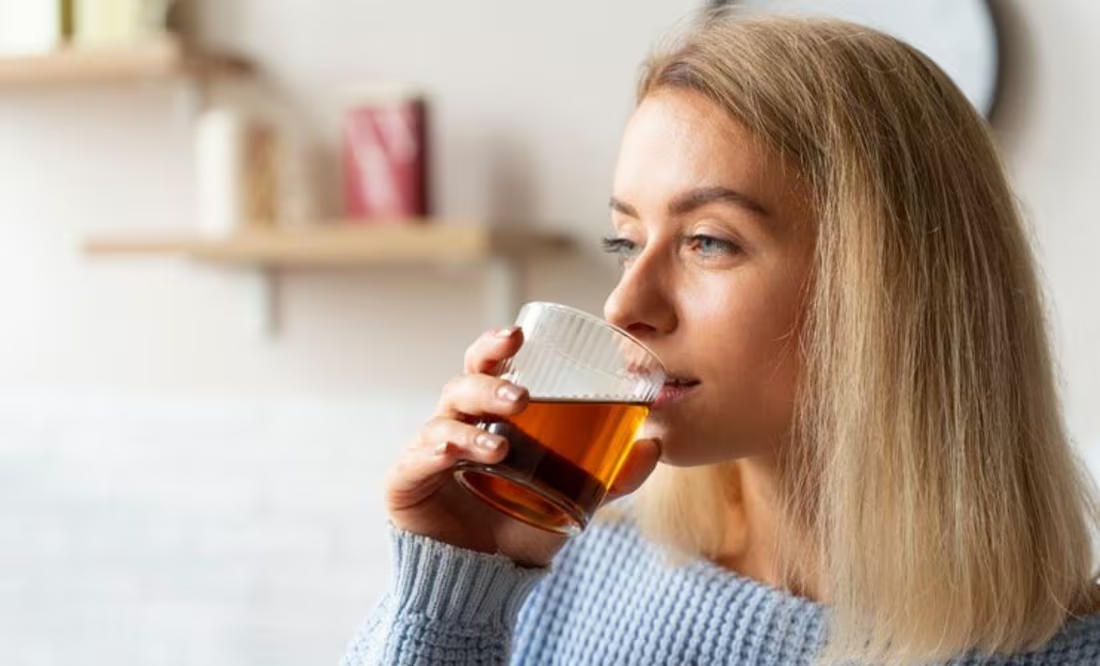 Alivia el dolor de artritis y la inflamación con las hojas de esta fruta