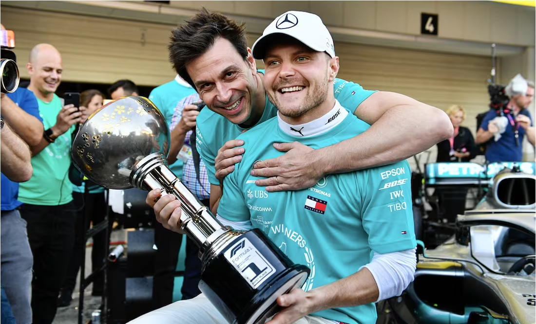 Valtteri Bottas regresa a Mercedes; será piloto de reserva en la temporada 2025