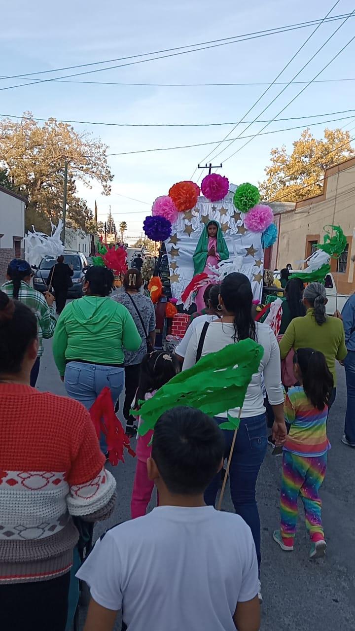 Fervor Guadalupano llena calles en Parras