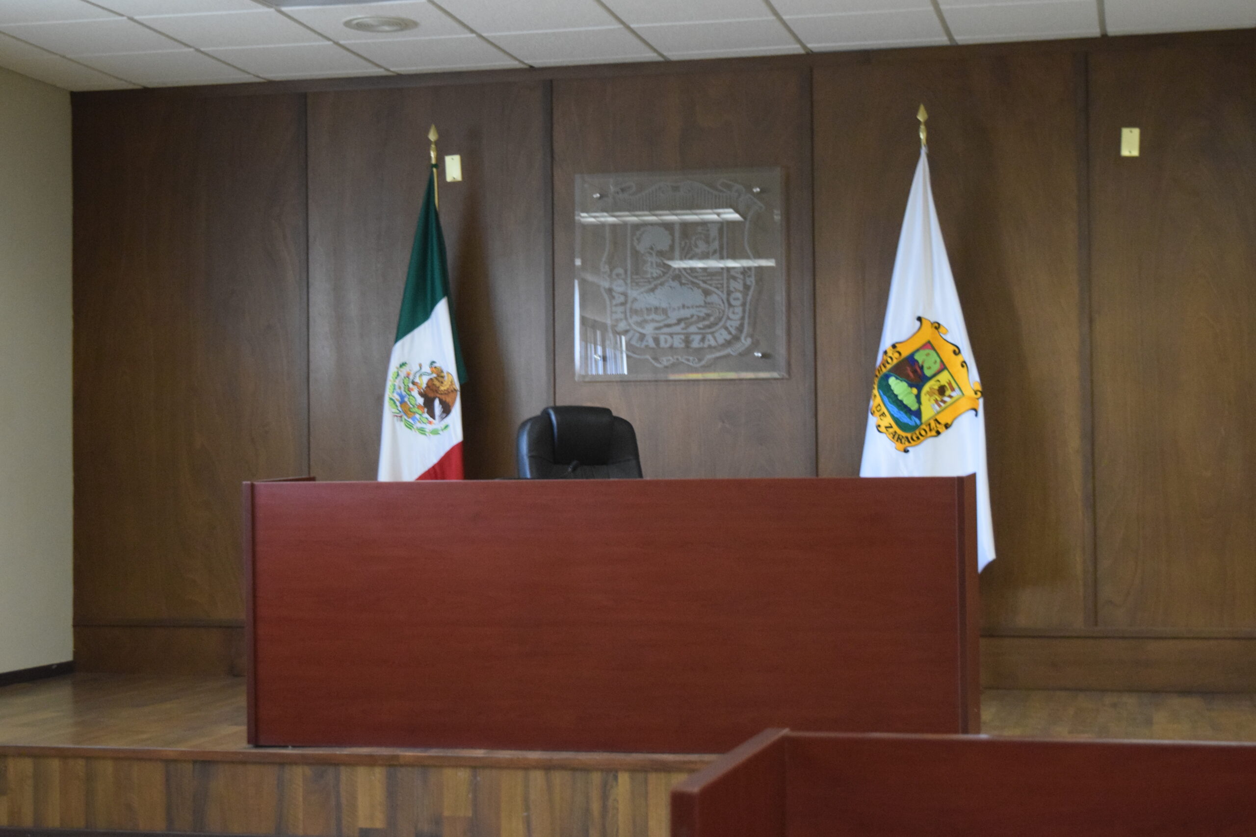 Pide 250 mil y defrauda amigo con cheque falso
