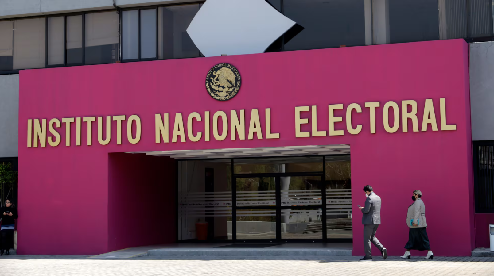 Aspirantes serán denunciados por campaña anticipada: INE