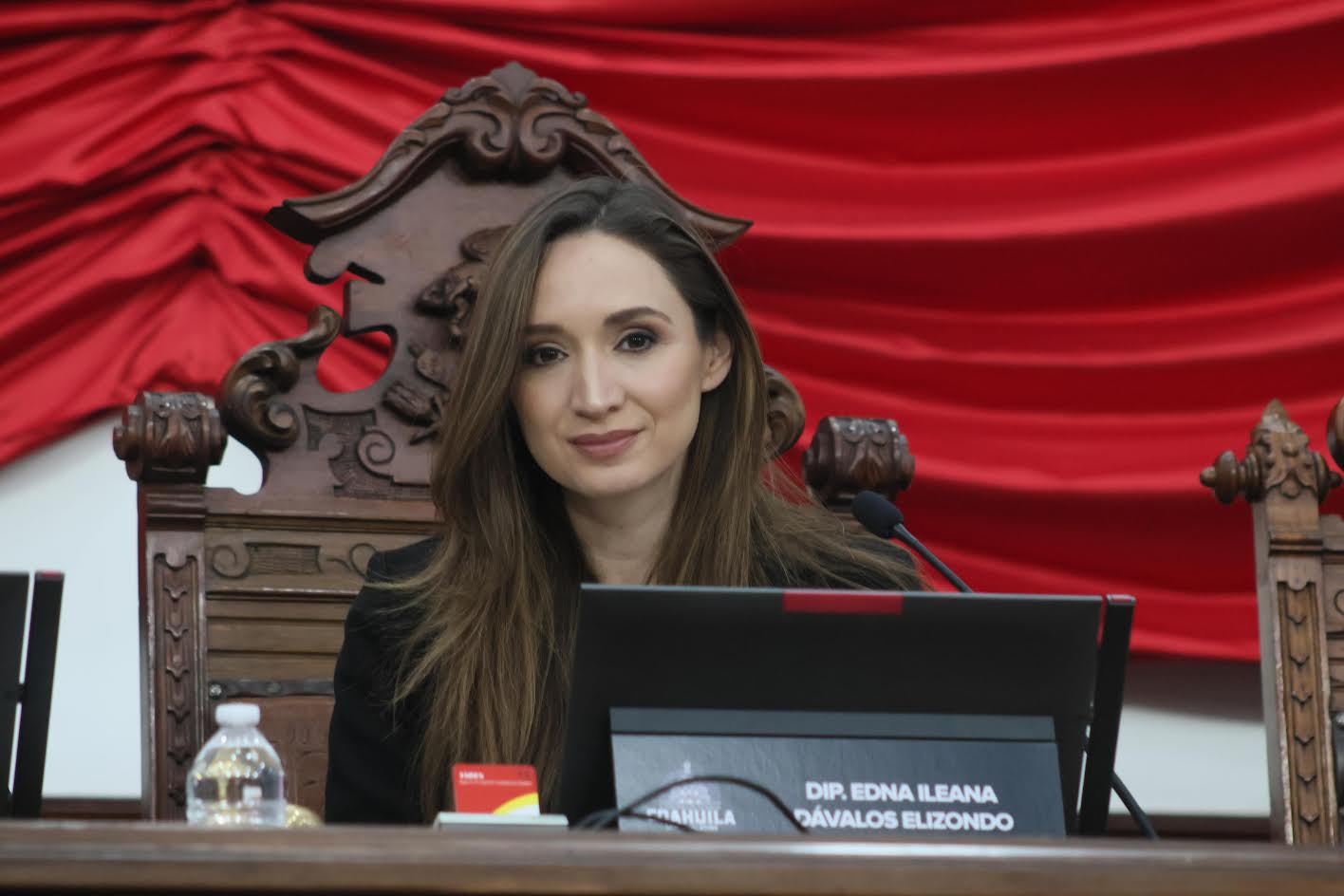 Exhorta Congreso aumentar las becas a médicos internos