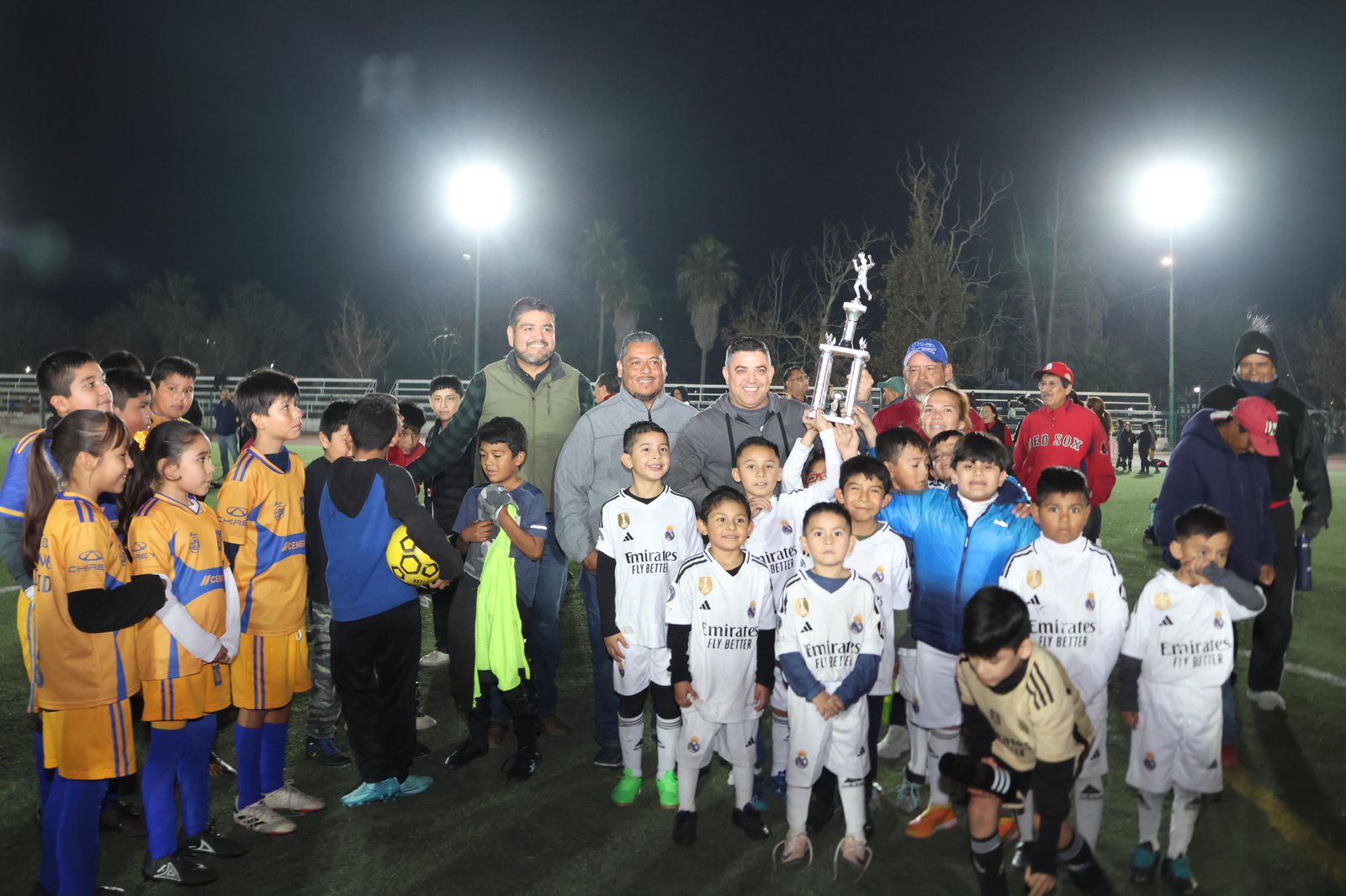 Inauguran alumbrado en la Unidad Deportiva