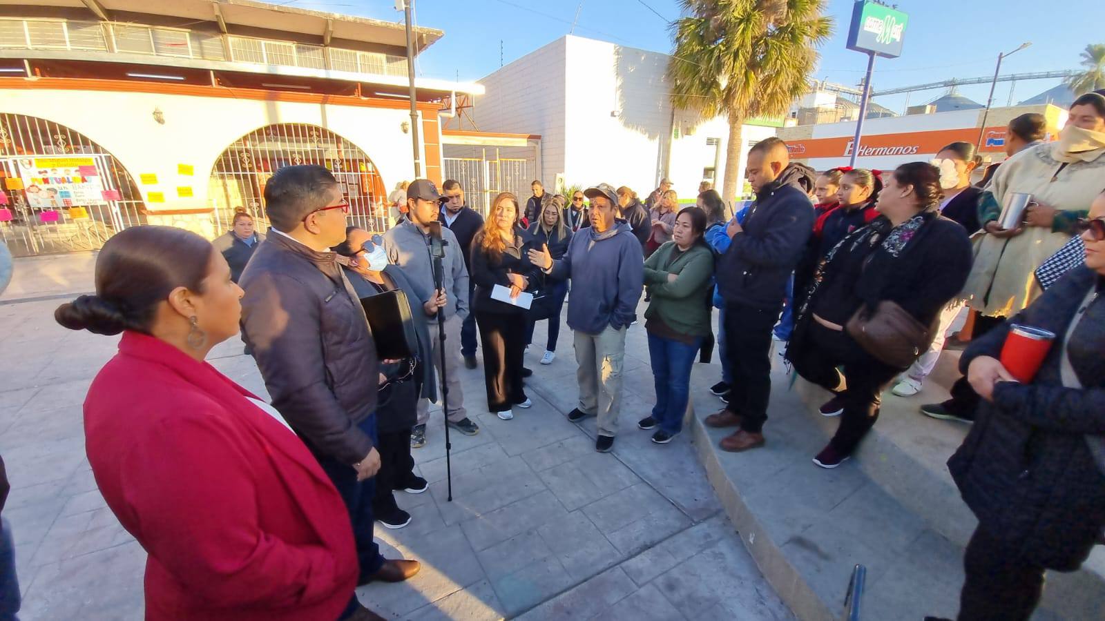 Se mantiene conflicto en primaria Miguel Hidalgo