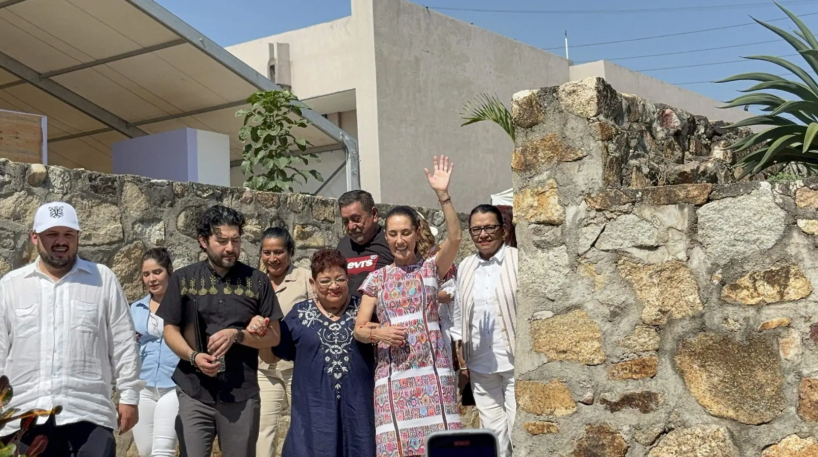 Llama Sheinbaum a los jóvenes a defender la transformación