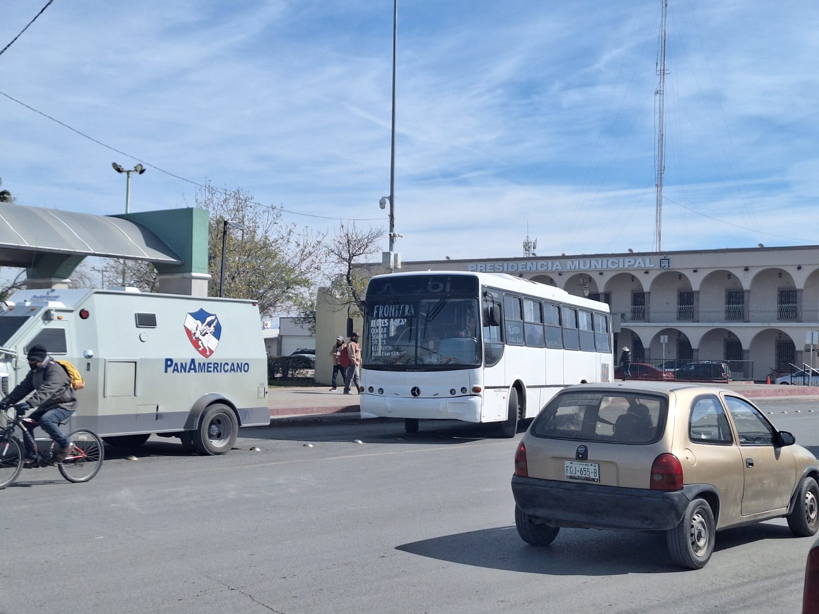 Frente frio complicó el servicio de transporte