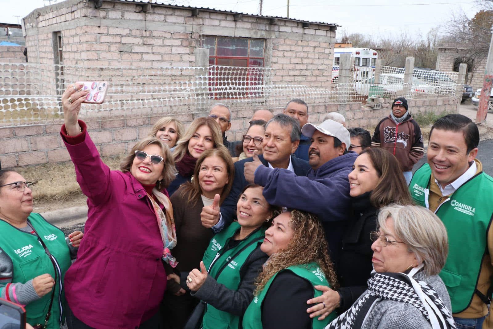 Entrega Ríos obra de pavimento en SJS