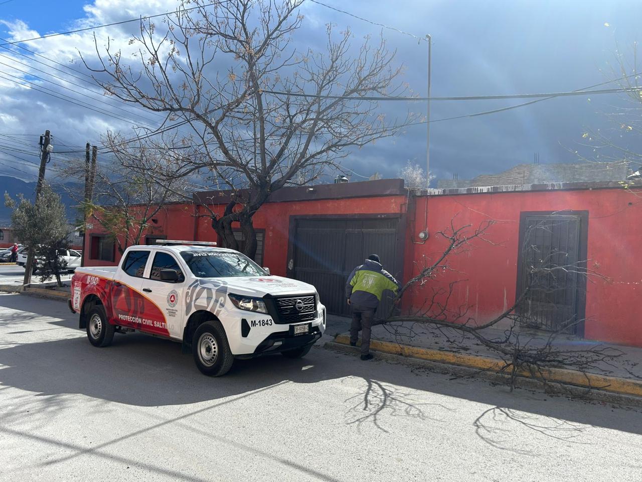 Atiende Protección Civil reportes por fuerte viento