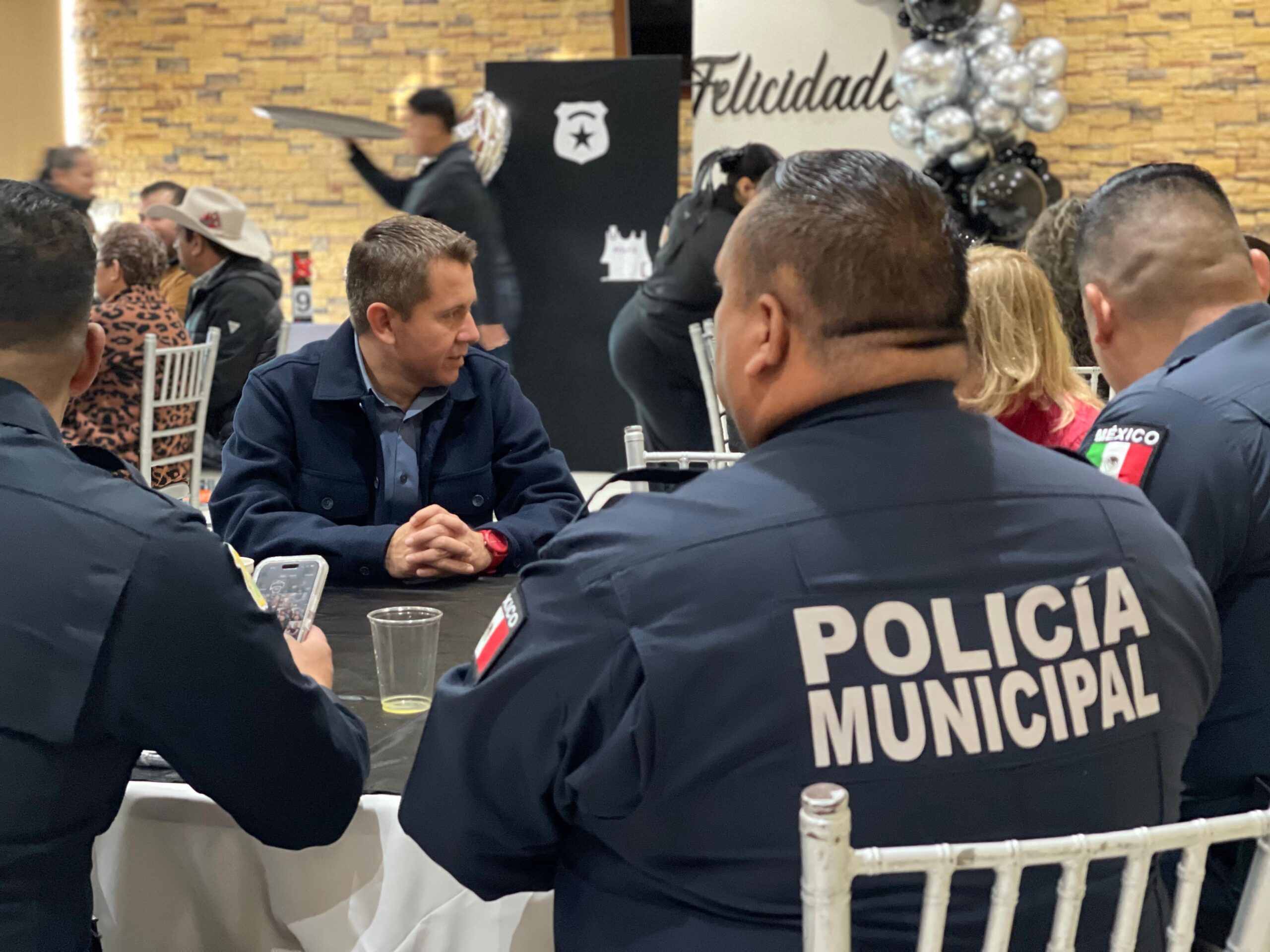 RECONOCEN EN SB LABOR DE POLICÍAS