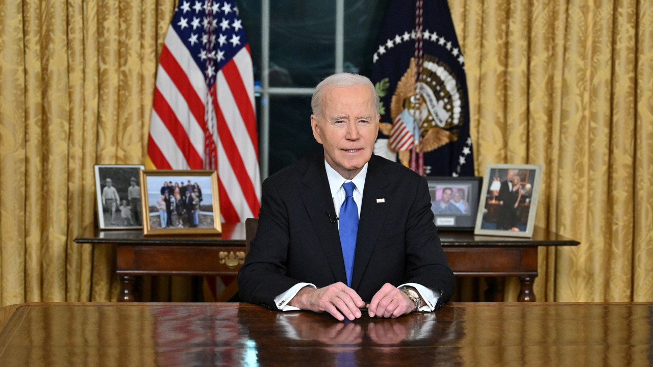 Una «oligarquía cobra forma» en EU, advierte Biden en su discurso de despedida