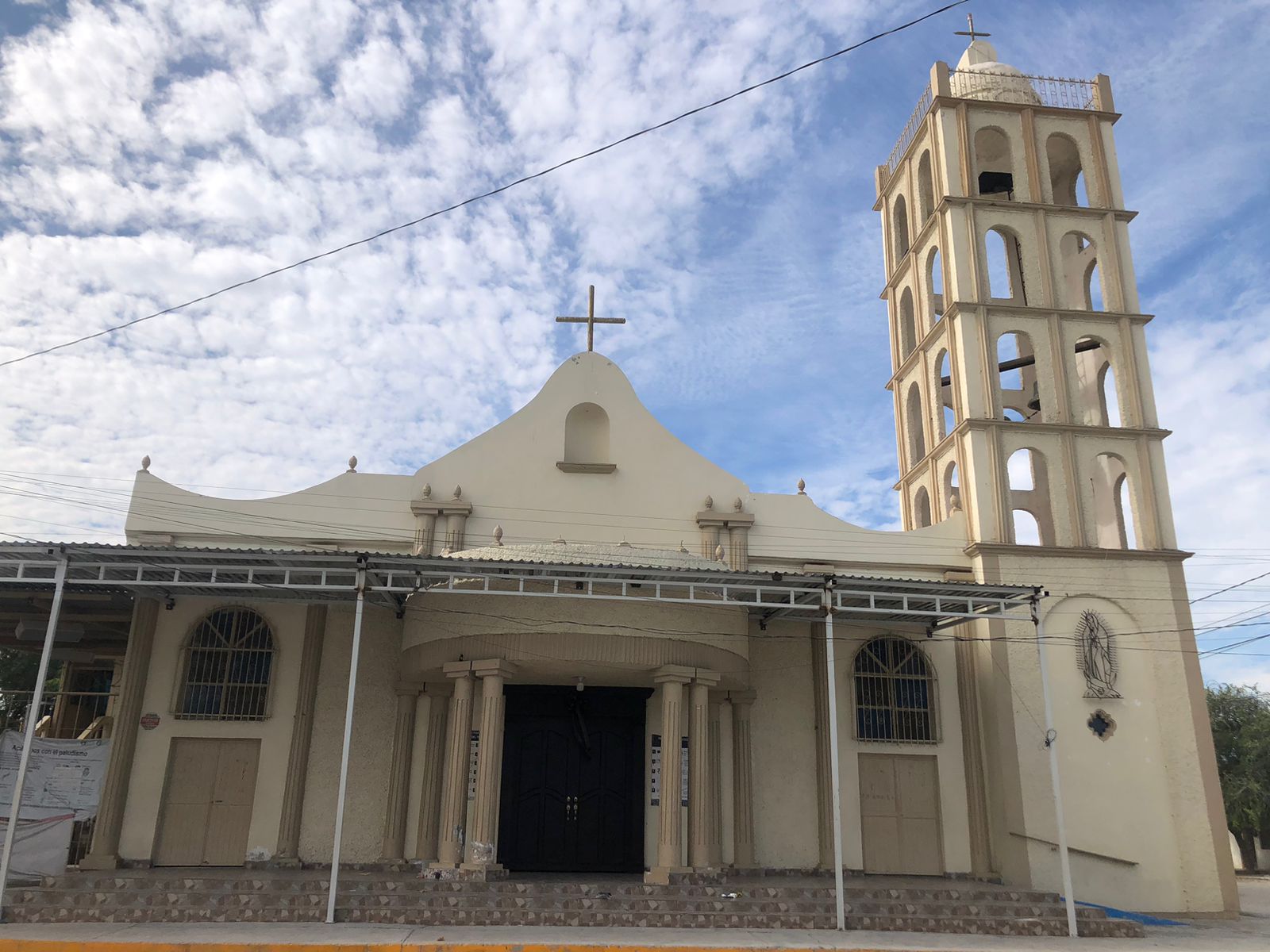 Llegan 4 repatriados a parroquia de Frontera