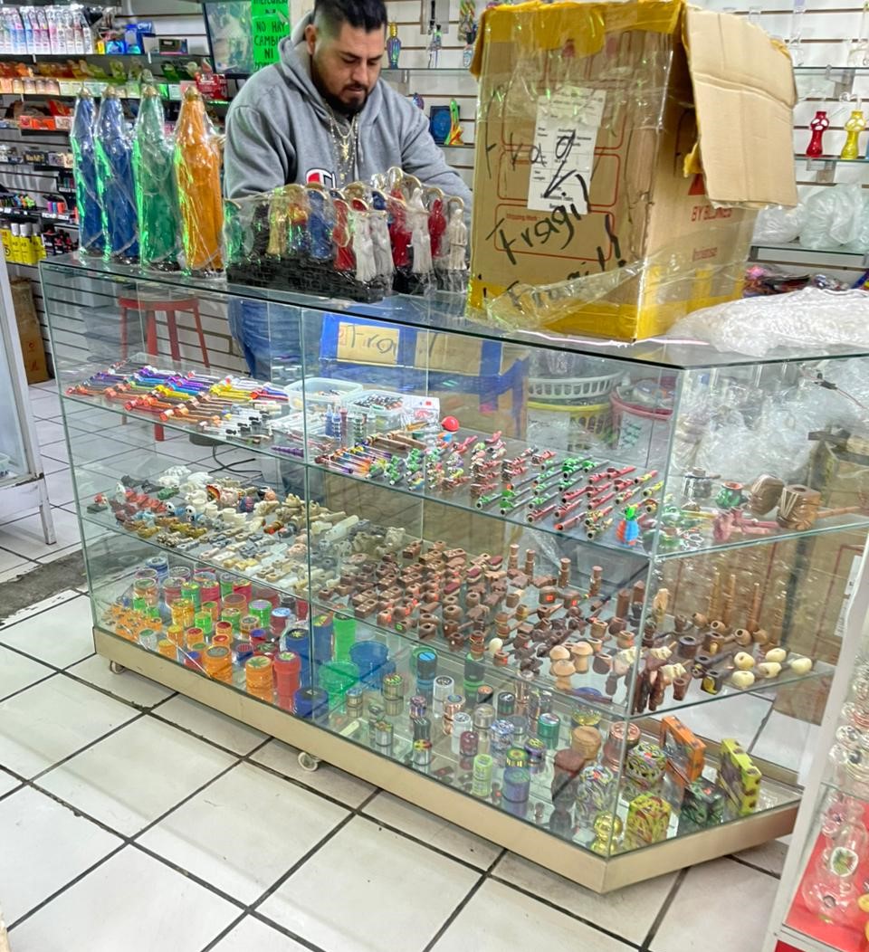 Escasean vapeadores por decomisos en paqueterías
