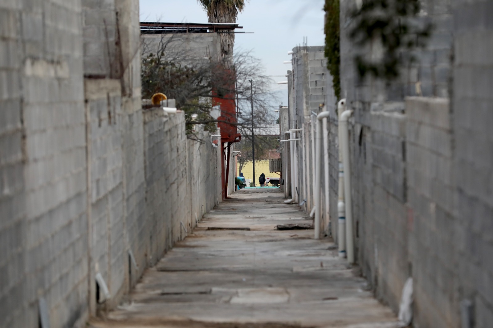 Realiza labores de limpieza Municipio en callejón de Mirasierra