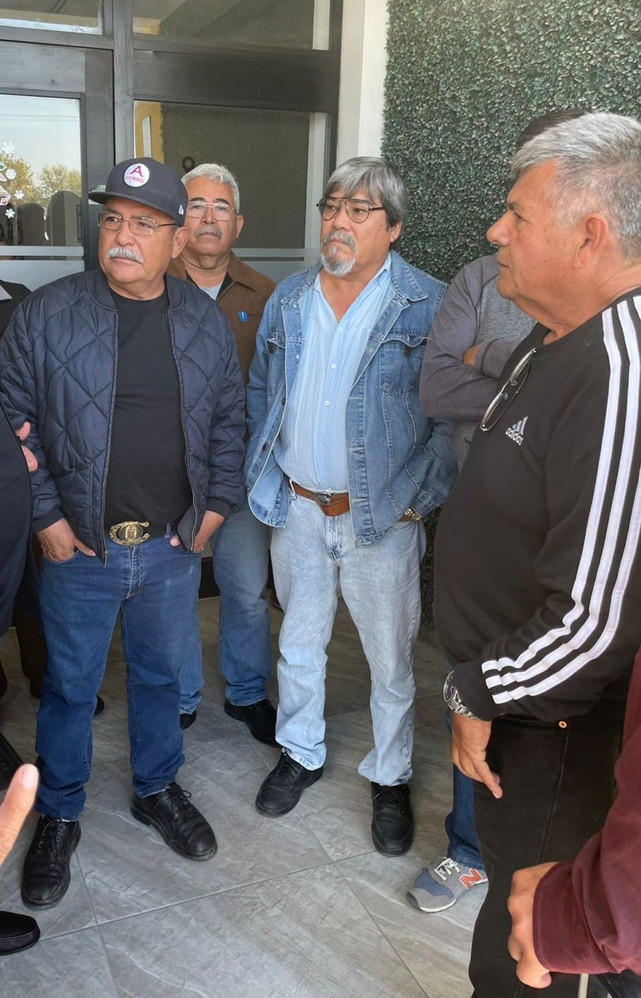 Piden obreros pagarles con el Contrato Colectivo