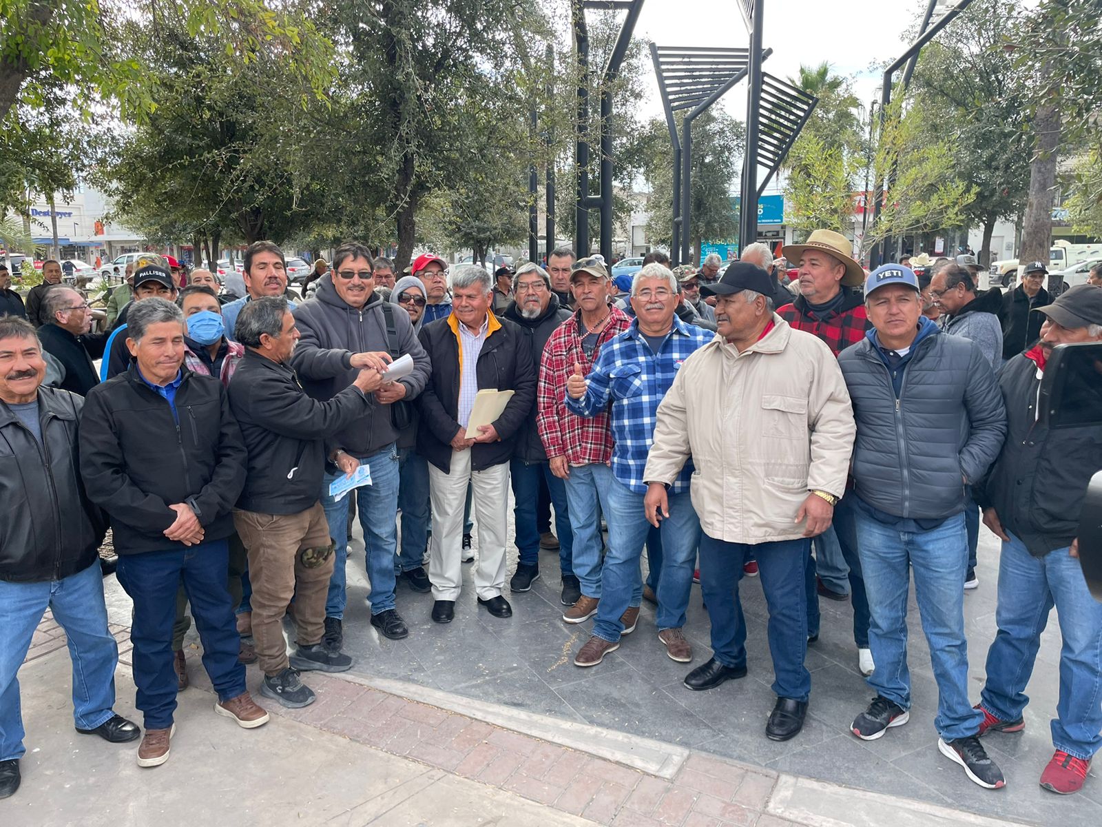 “Sin pies ni cabeza” propuesta de legislador en caso AHMSA