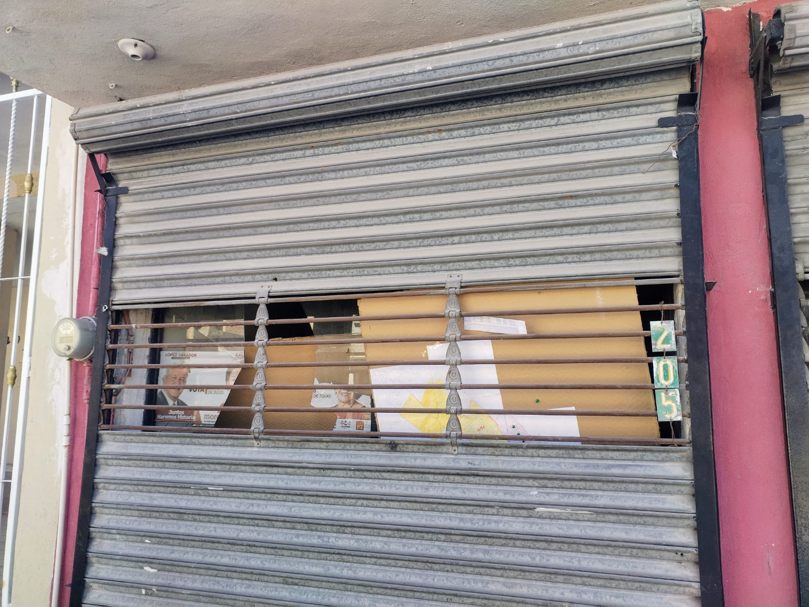 Creen que enfermo mental vandaliza edificios partidistas