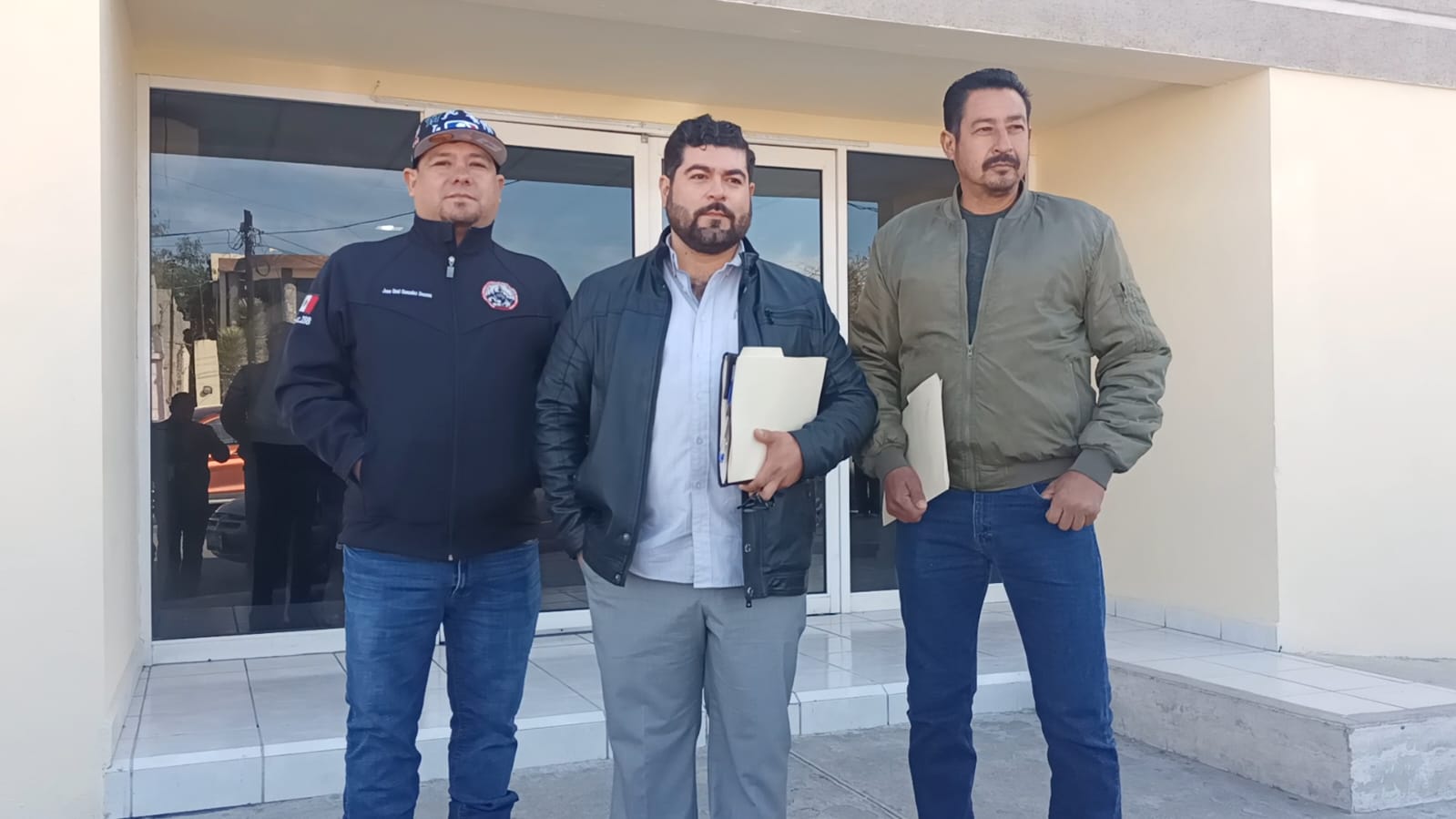 Denuncian ante FGE saqueo y daños a 288