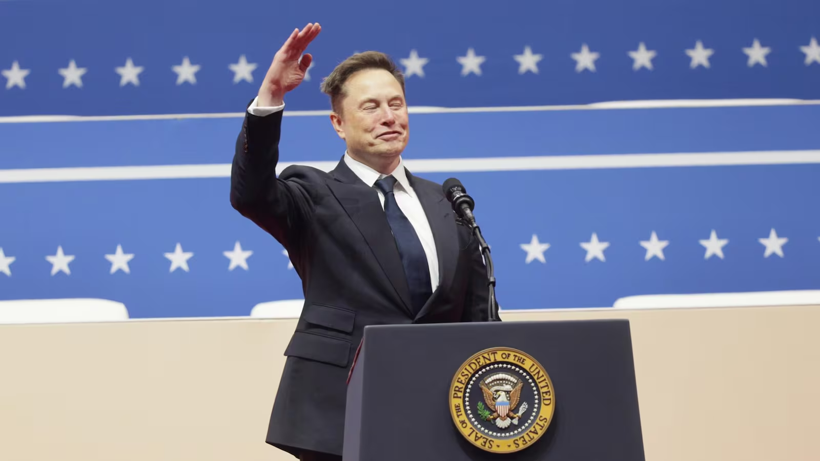 ¿Elon Musk hizo un saludo nazi en evento de Donald Trump? Este es el origen de la señal