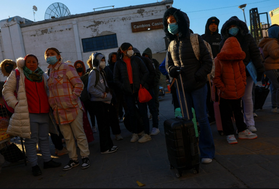 Trump elimina restricciones al DHS; podrá hacer redadas migratorias en escuelas e iglesias