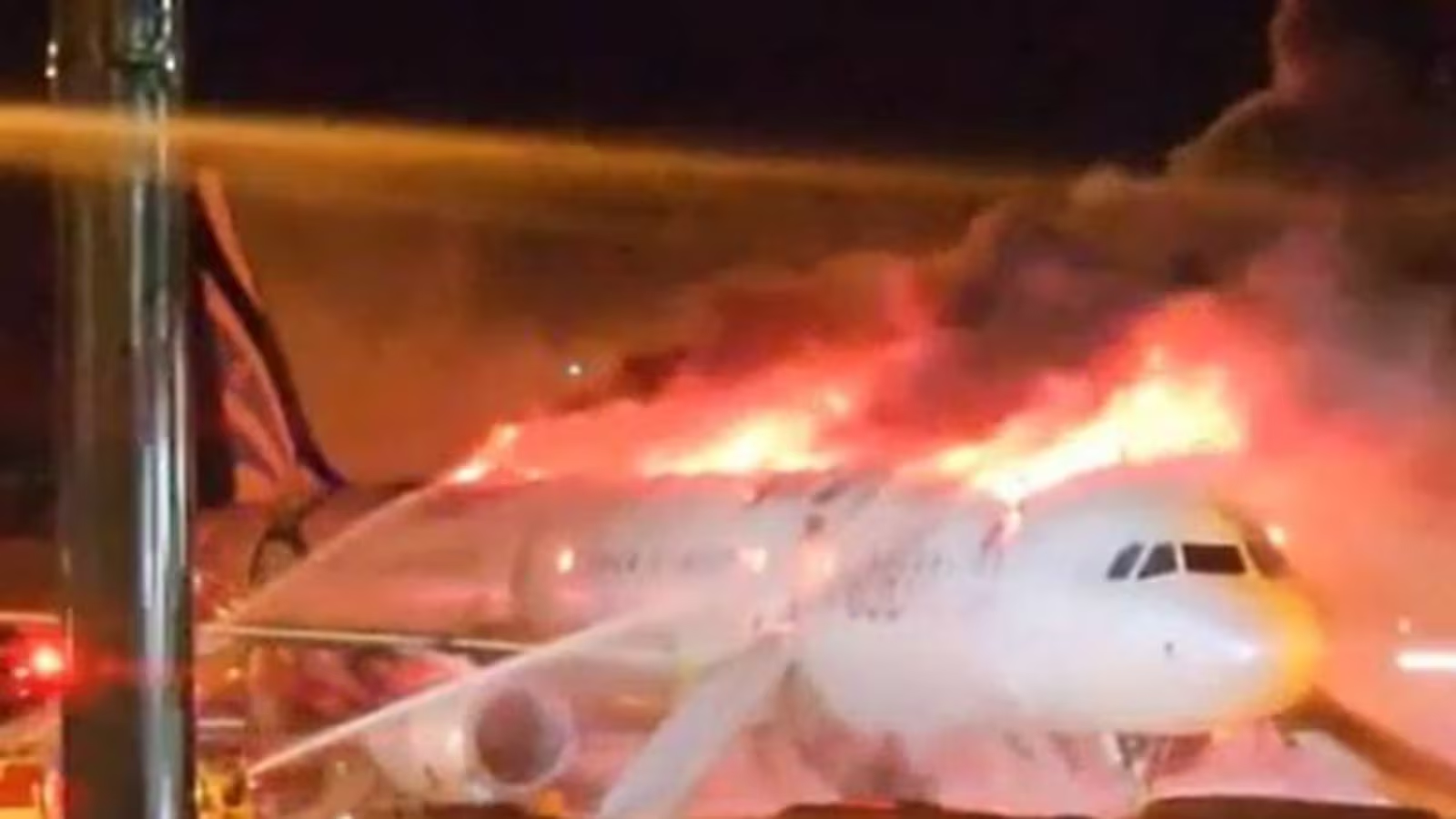 Avión se incendia en Corea del Sur con más de 170 pasajeros; descartan muertos