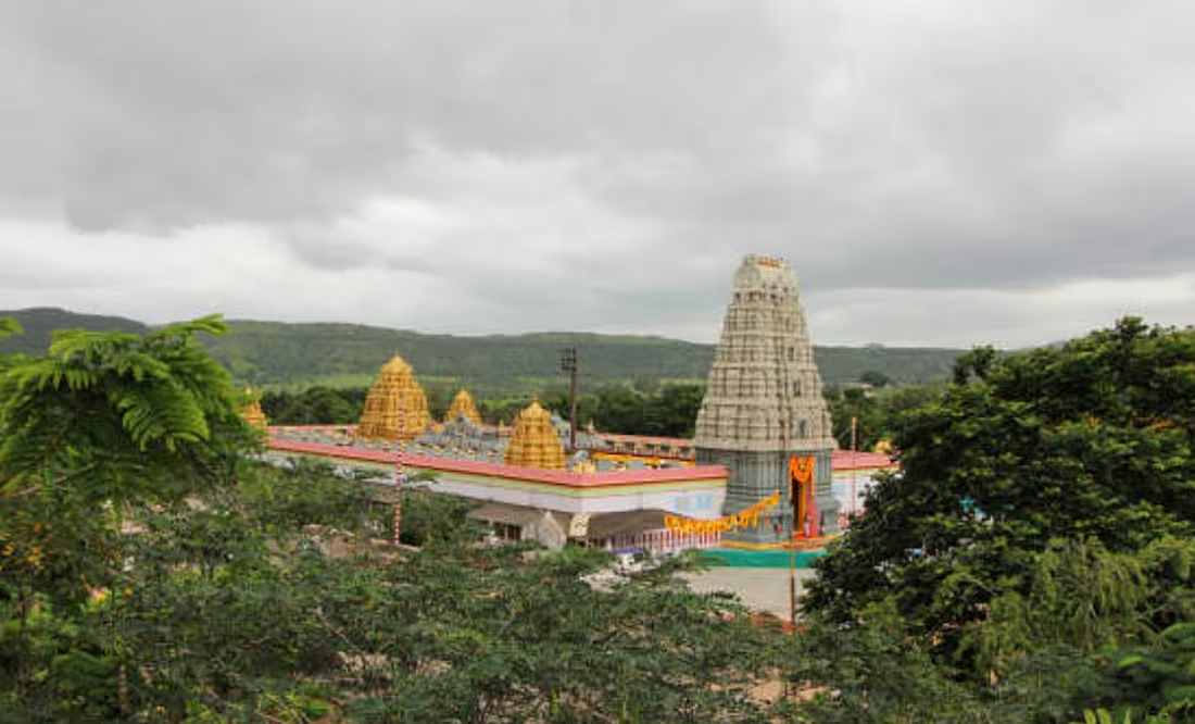 Estampida en templo de la India deja 6 muertos y 20 heridos; suspenden a funcionarios por negligencia
