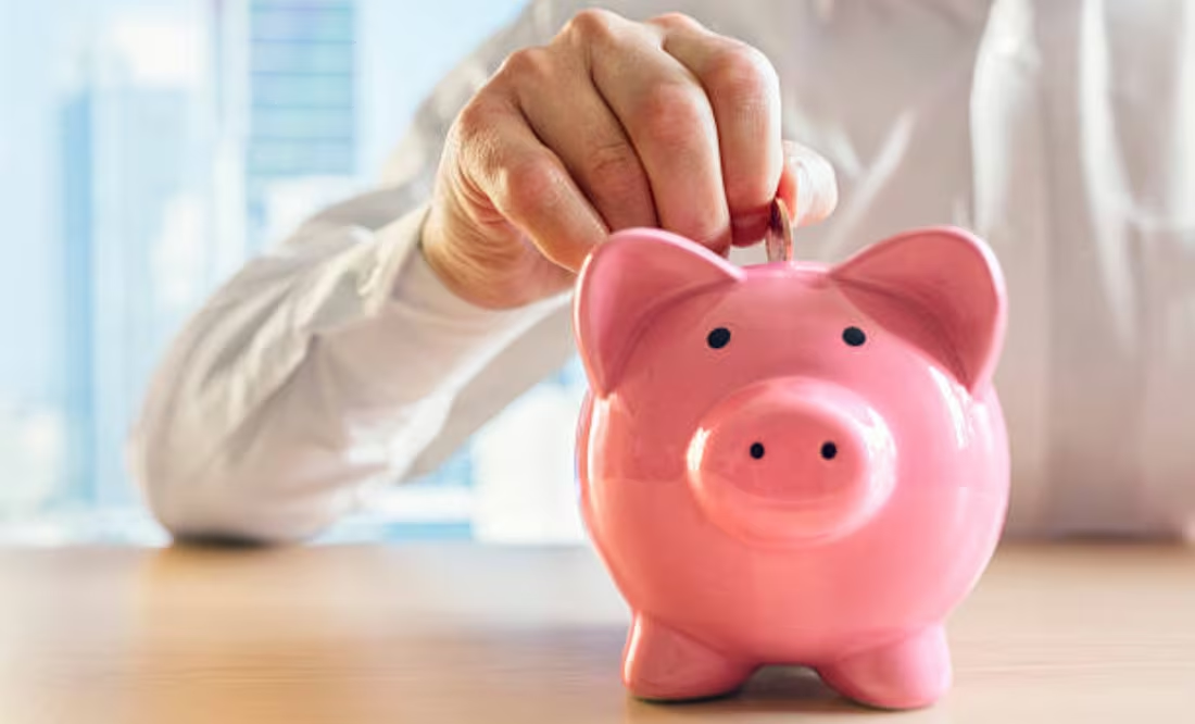 Sigue estos 10 consejos para mejorar tus finanzas en 2025; expertos dicen sus mejores recomendaciones