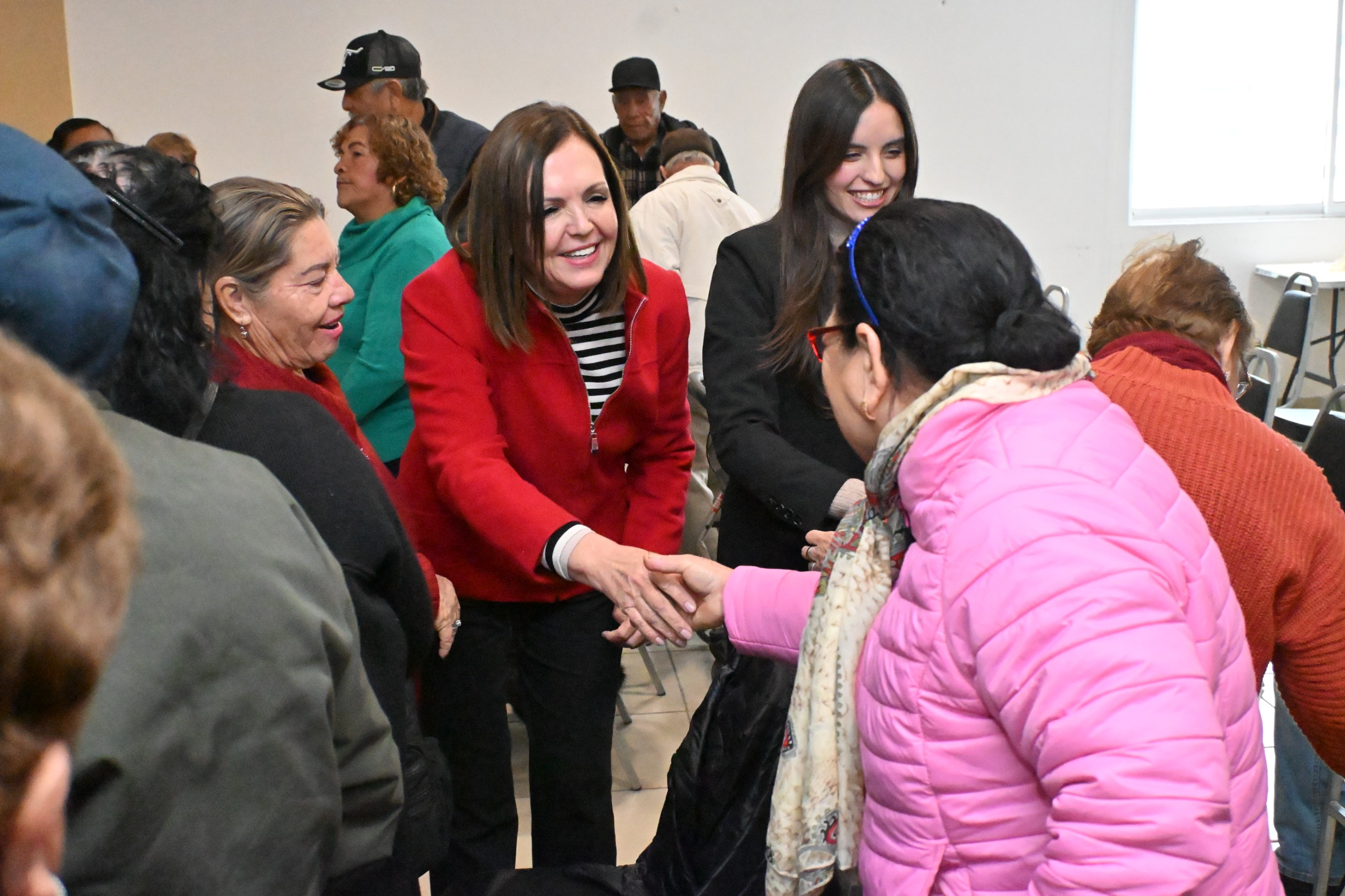 Sari Pérez inaugura “Fortaleza del Pasado”, un espacio para honrar a los adultos mayores