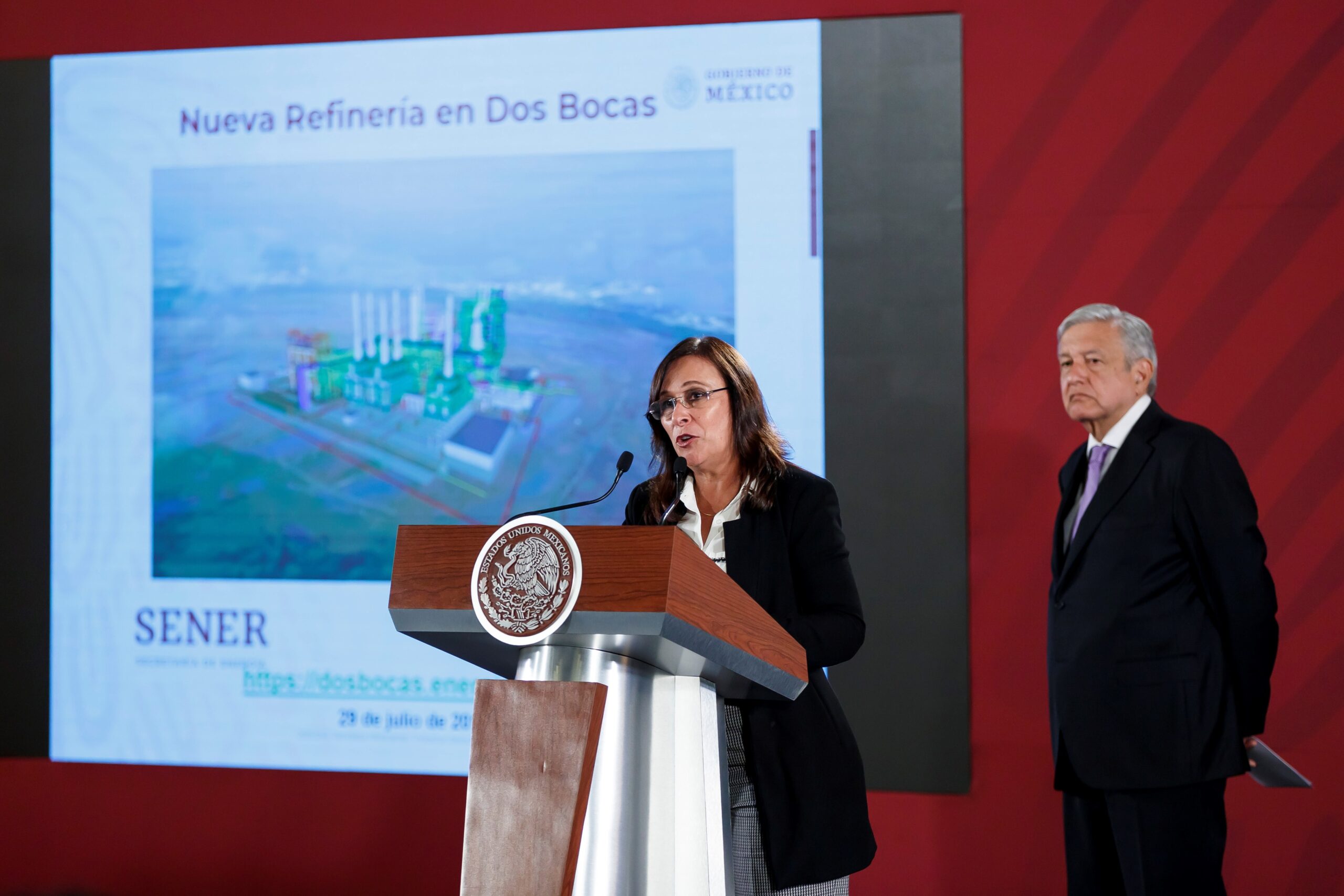 Admite Nahle contrato para aplanar terreno de Dos Bocas