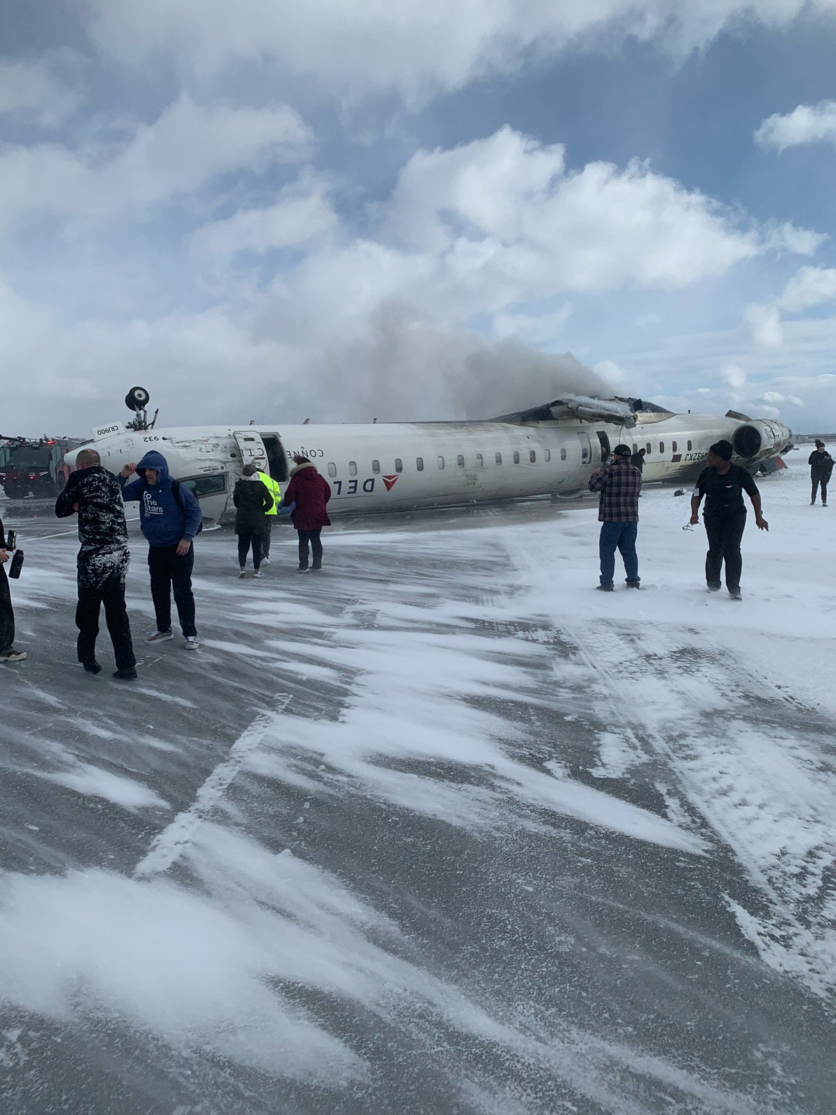 Consulado en Toronto identifica a un posible “mexicano-estadunidense” en accidente de avión