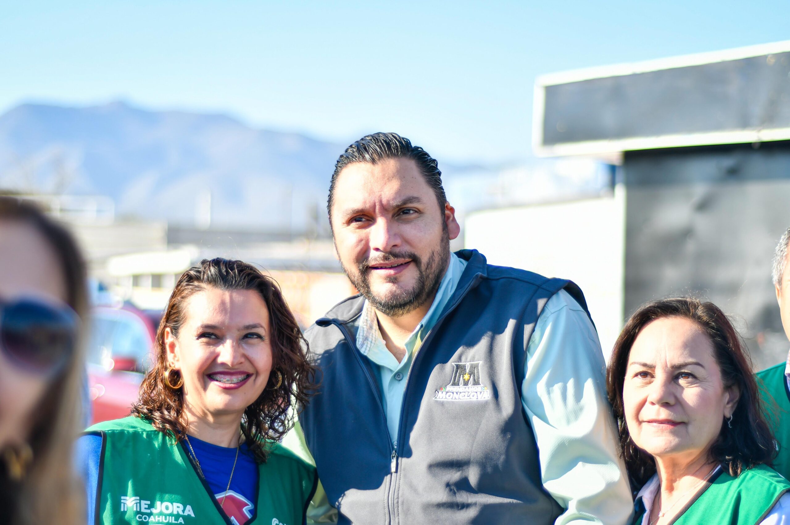 Supervisa Carlos limpieza y rehabilitación en escuelas