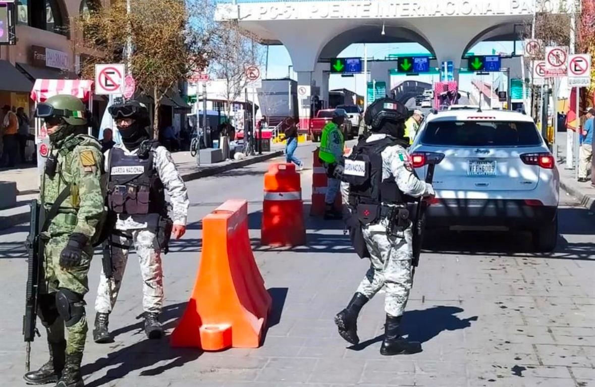 Implementan agentes de la GN retenes en puente fronterizos