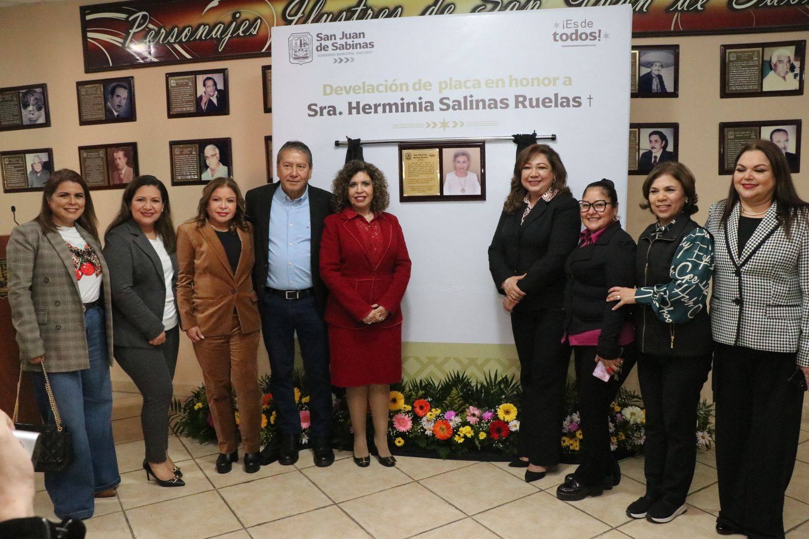 Rinden homenaje a Herminia Salinas
