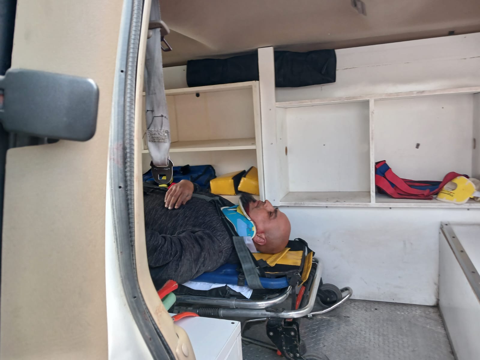 Queda motociclista con lesiones en accidente