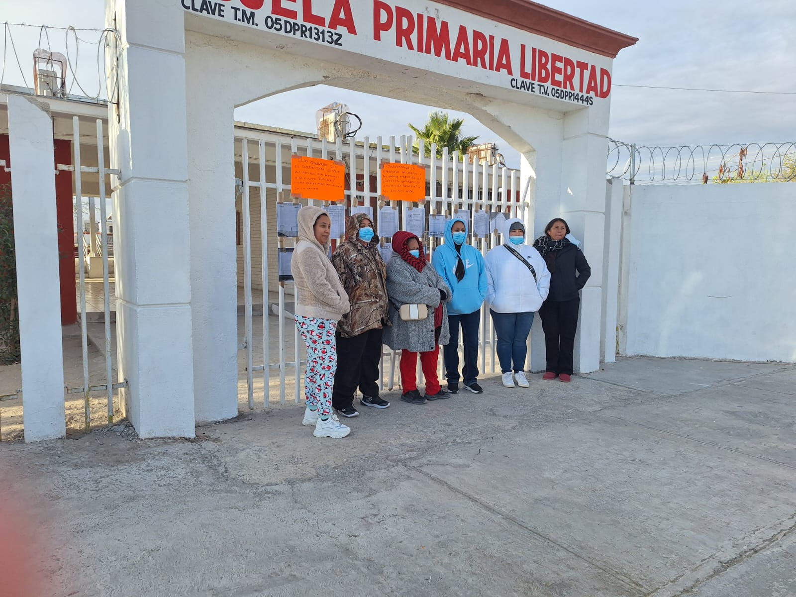Cierran escuela; acusan de desvíos a subdirectora