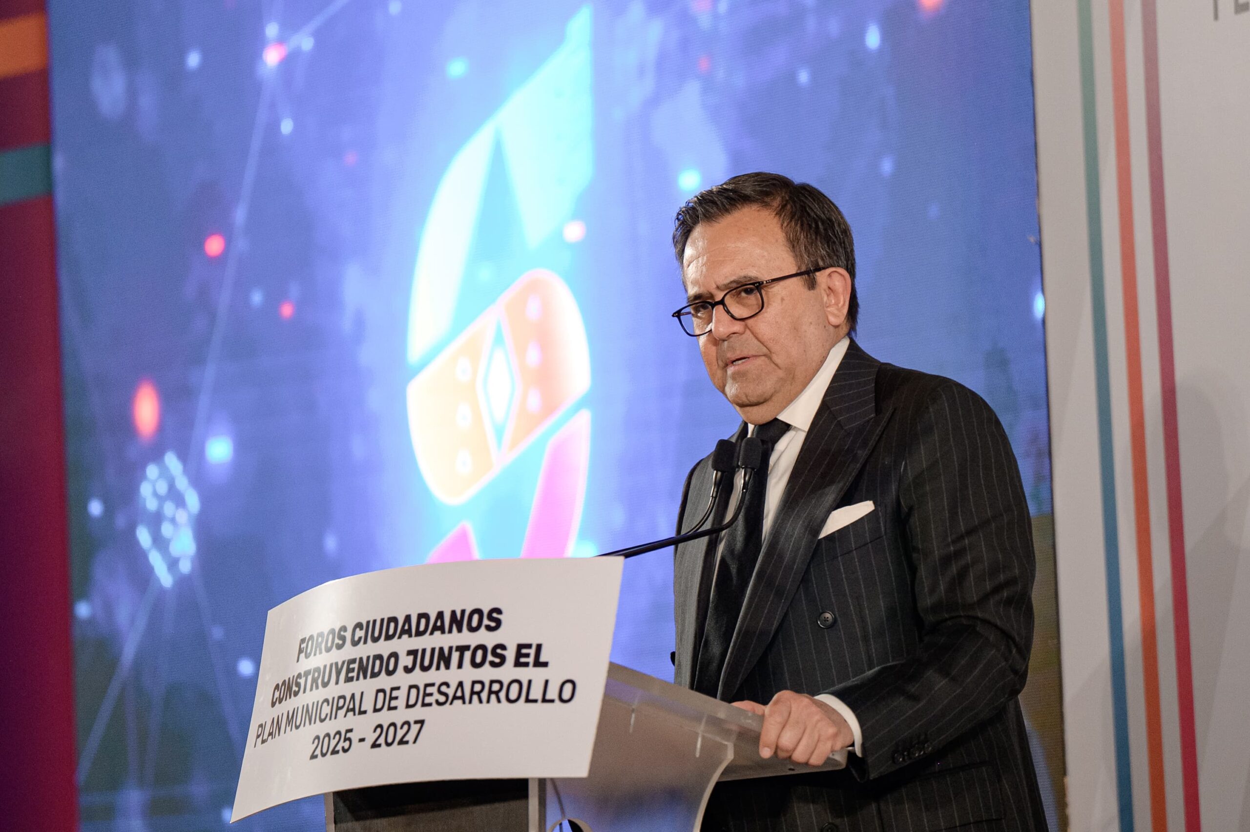 Destaca seguridad de Saltillo el exsecretario de Economía