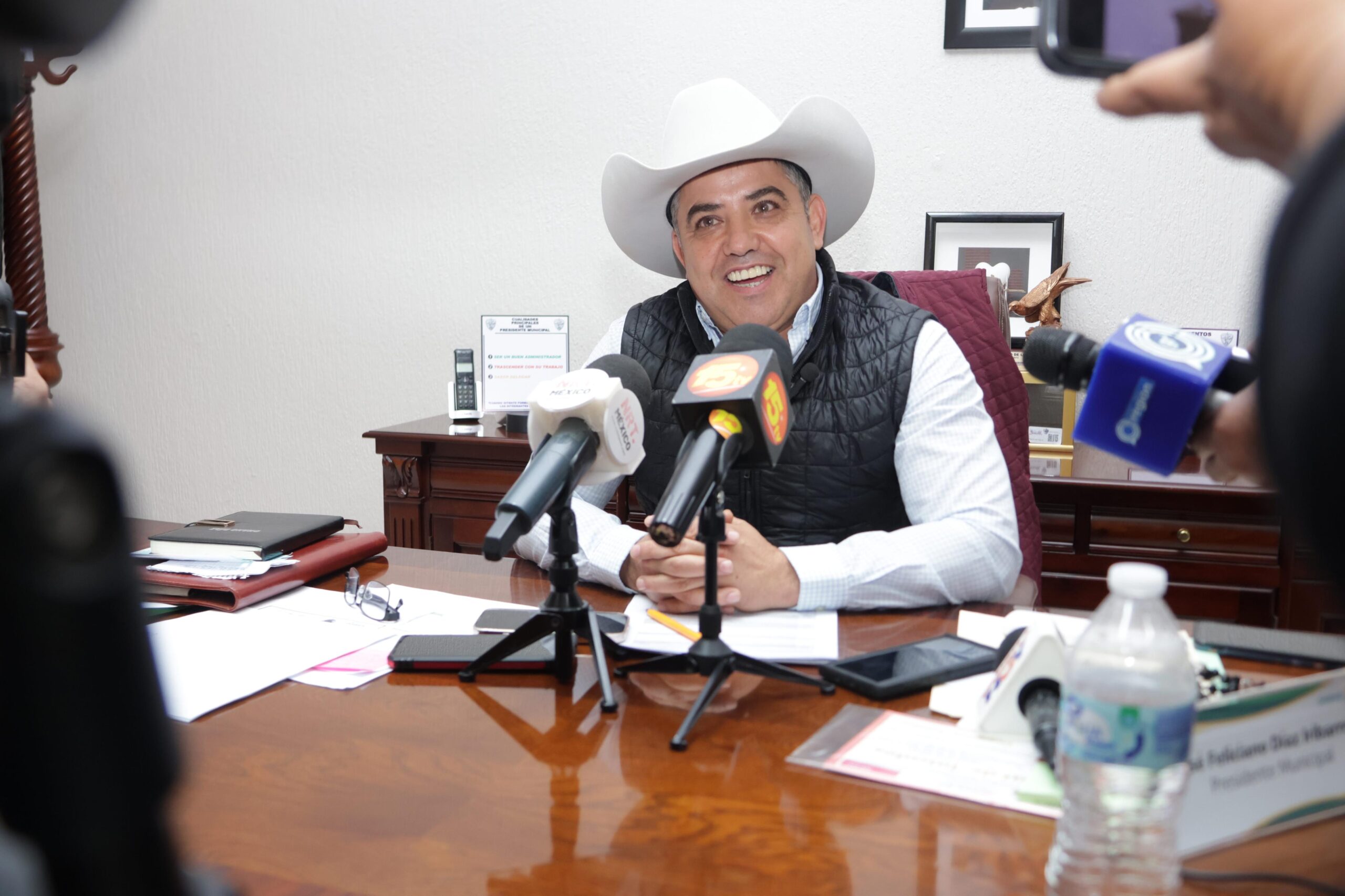 Anuncia Chano inversiones en infraestructura y policía