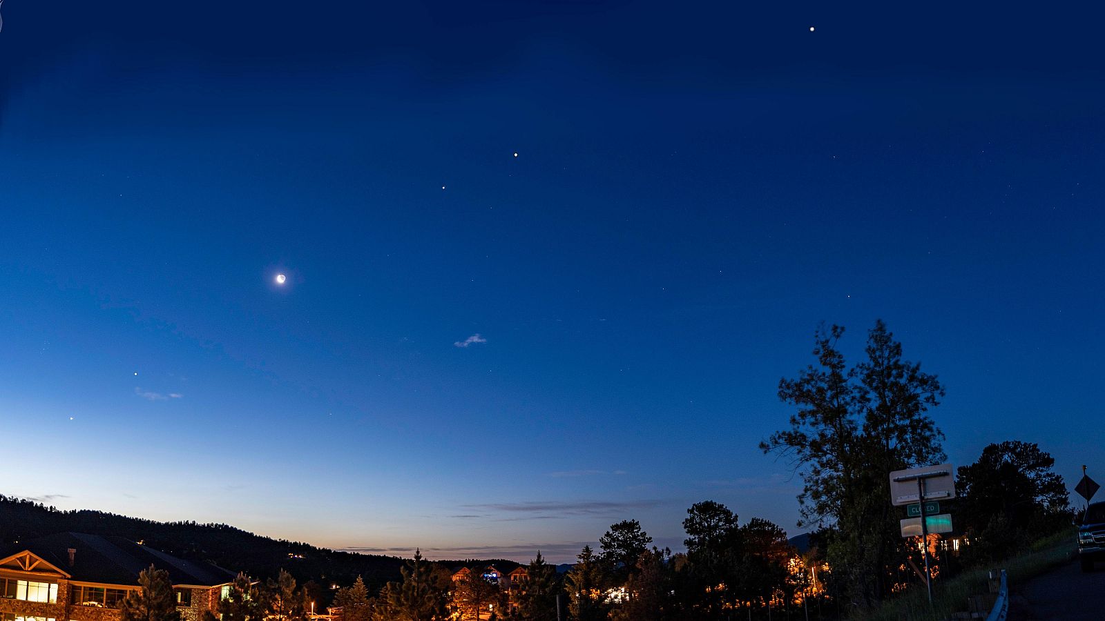 Siete planetas se alinean en el cielo