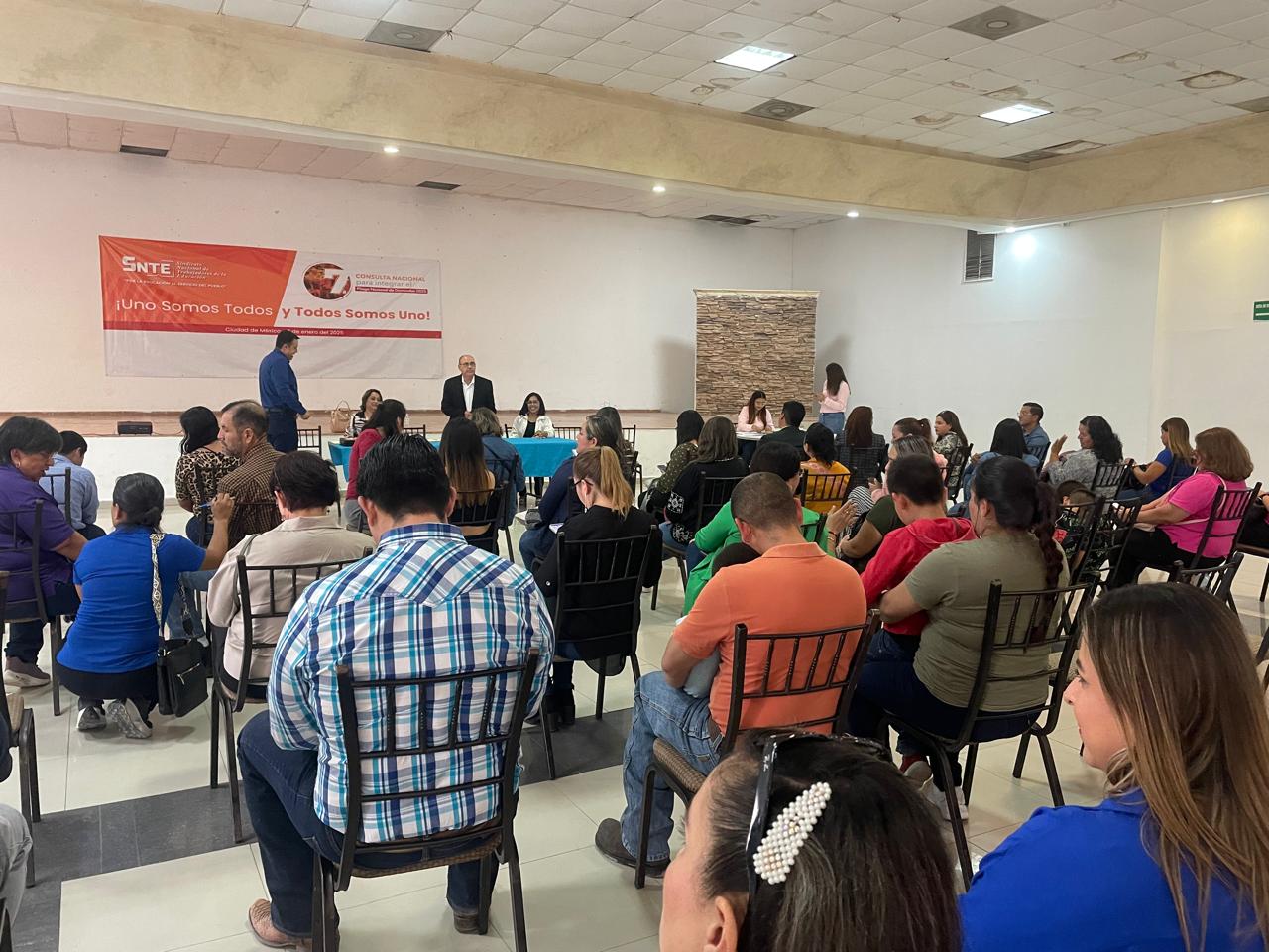 Dan apoyo a profesores con hijos discapacitados