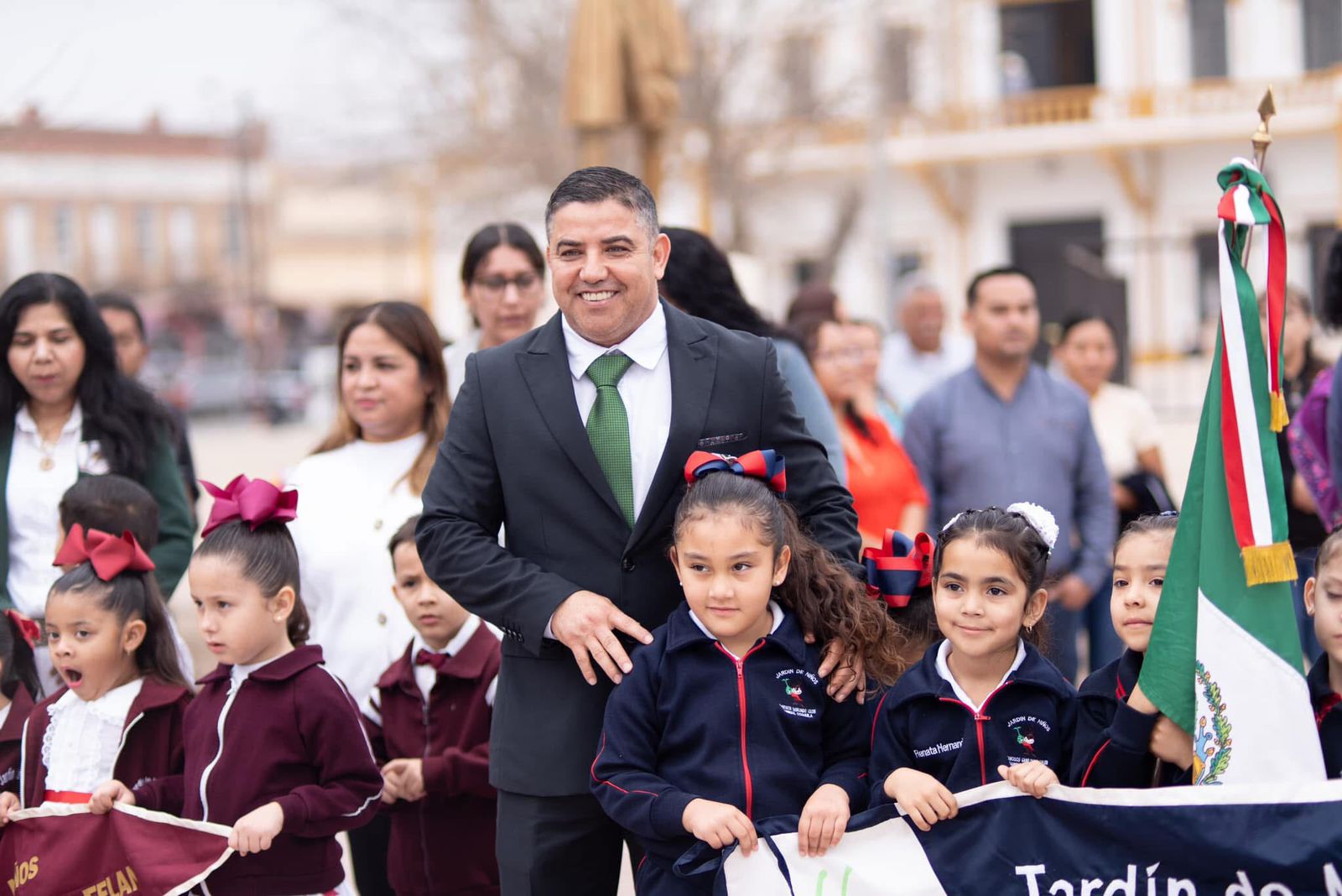 Encabeza Chano Díaz ceremonia de aniversario de la Constitución Mexicana.