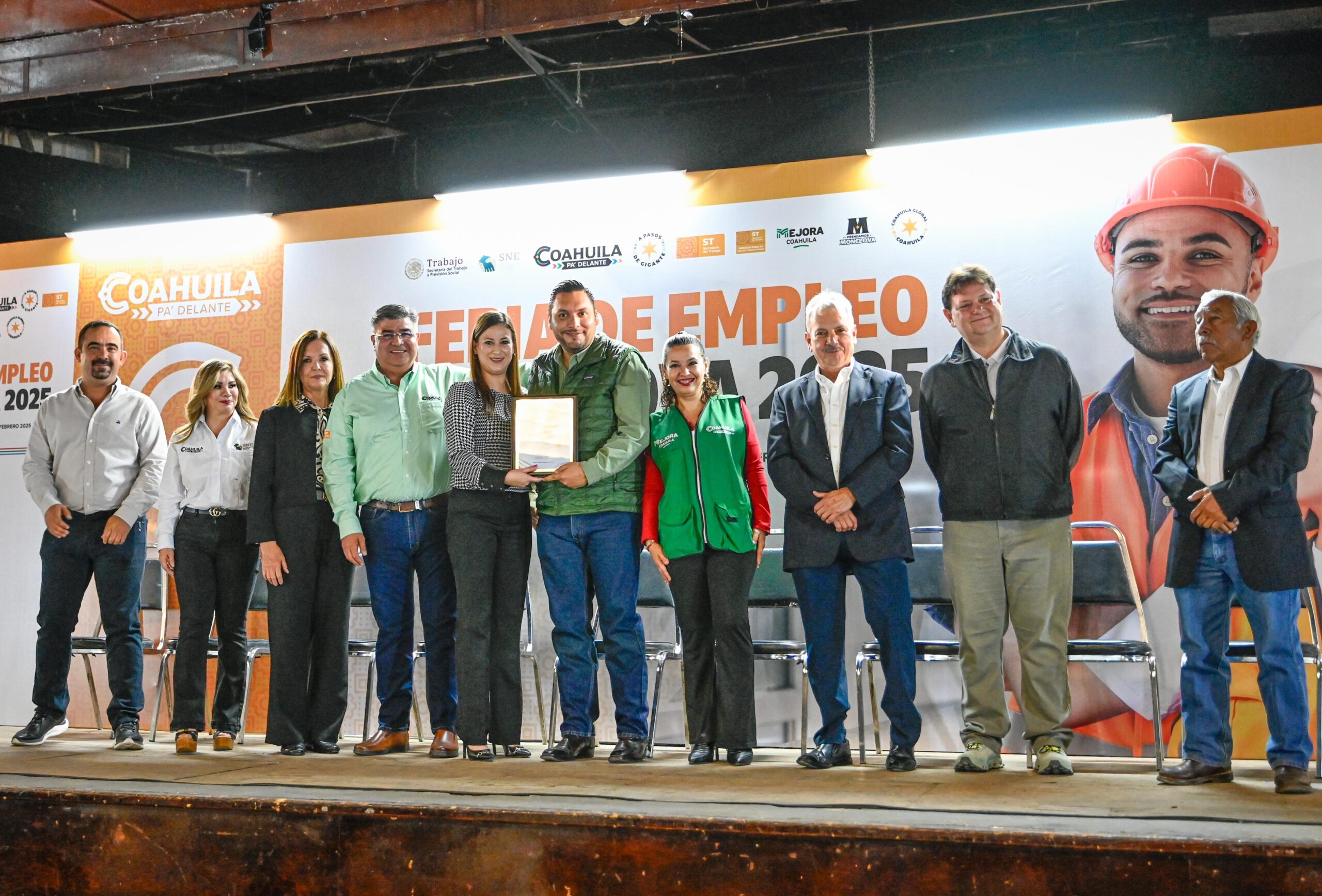 UN ÉXITO FERIA DE EMPLEO EN MONCLOVA
