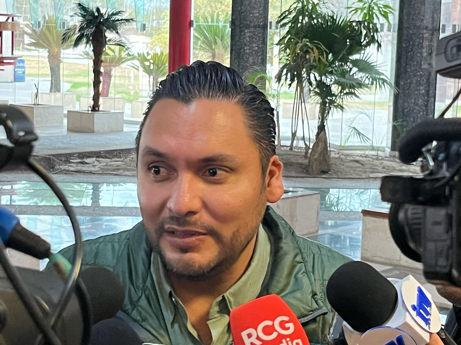 Celebra Carlos Villarreal doble vía en tramo 57