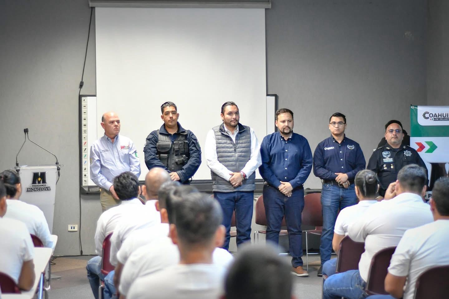Fortalece Carlos con academia la seguridad