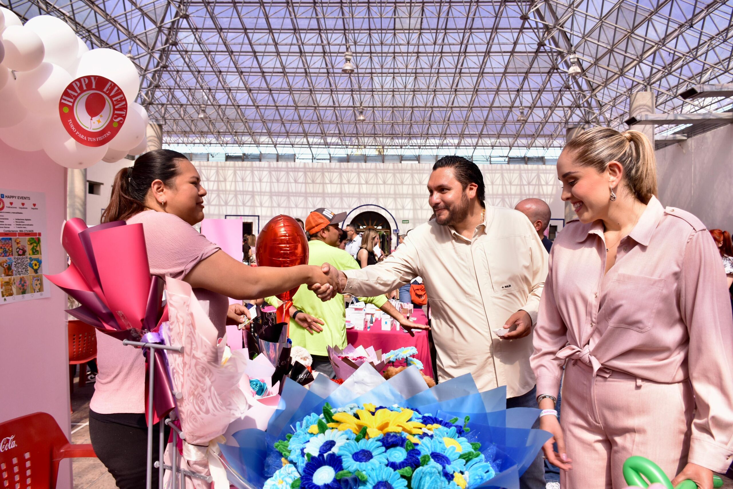 Muestran su talento en Mercadito San Valentín