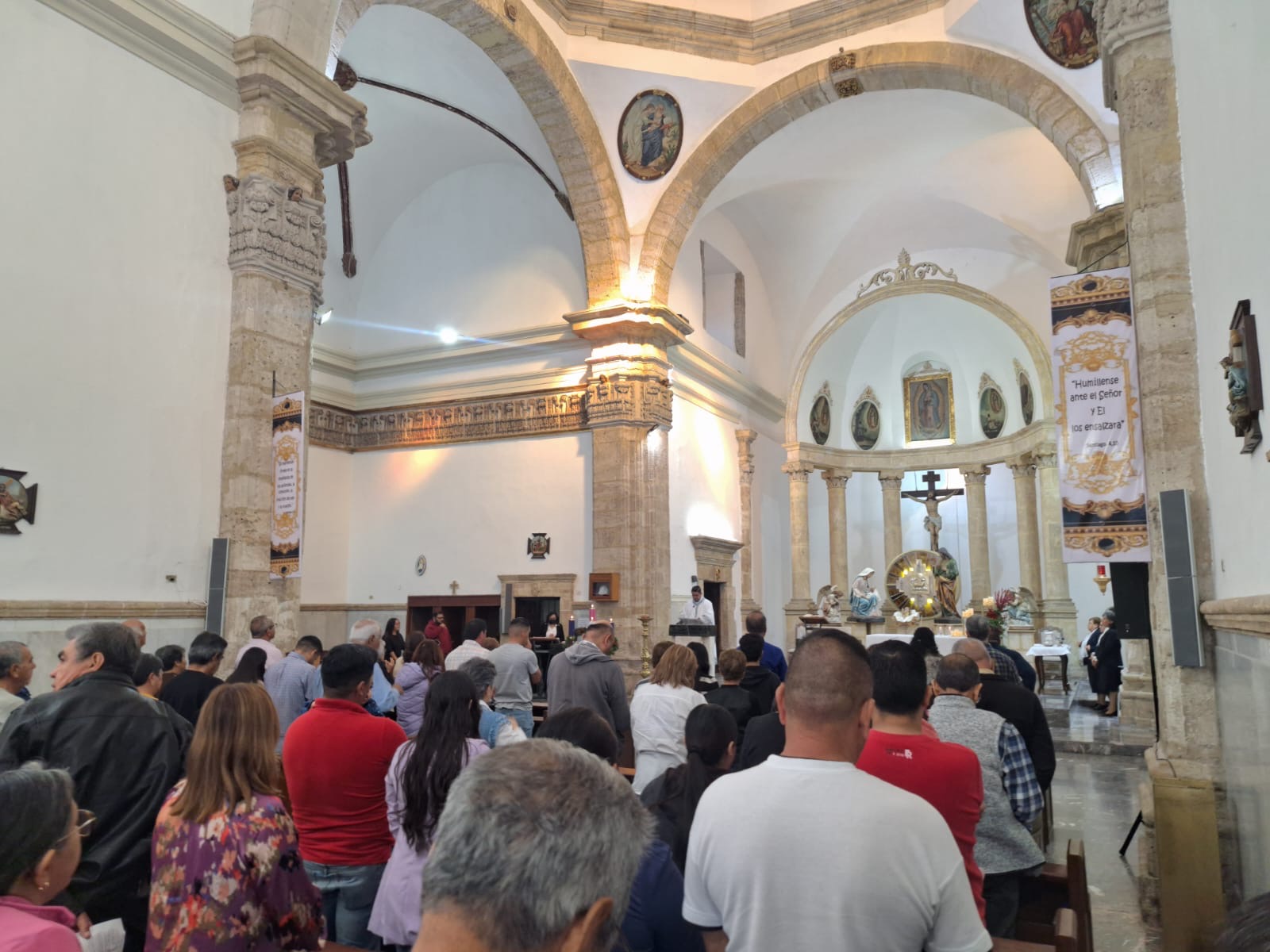 Oran en región por el Papa Francisco