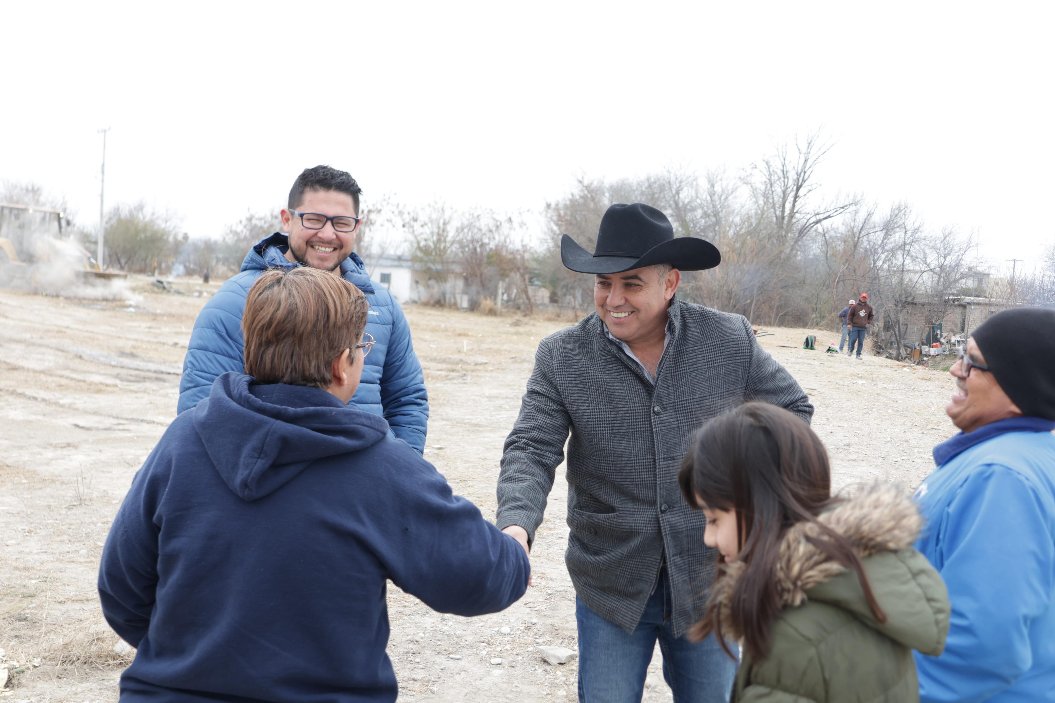 Trabaja Ecología en la limpieza del arroyo “Aguililla”