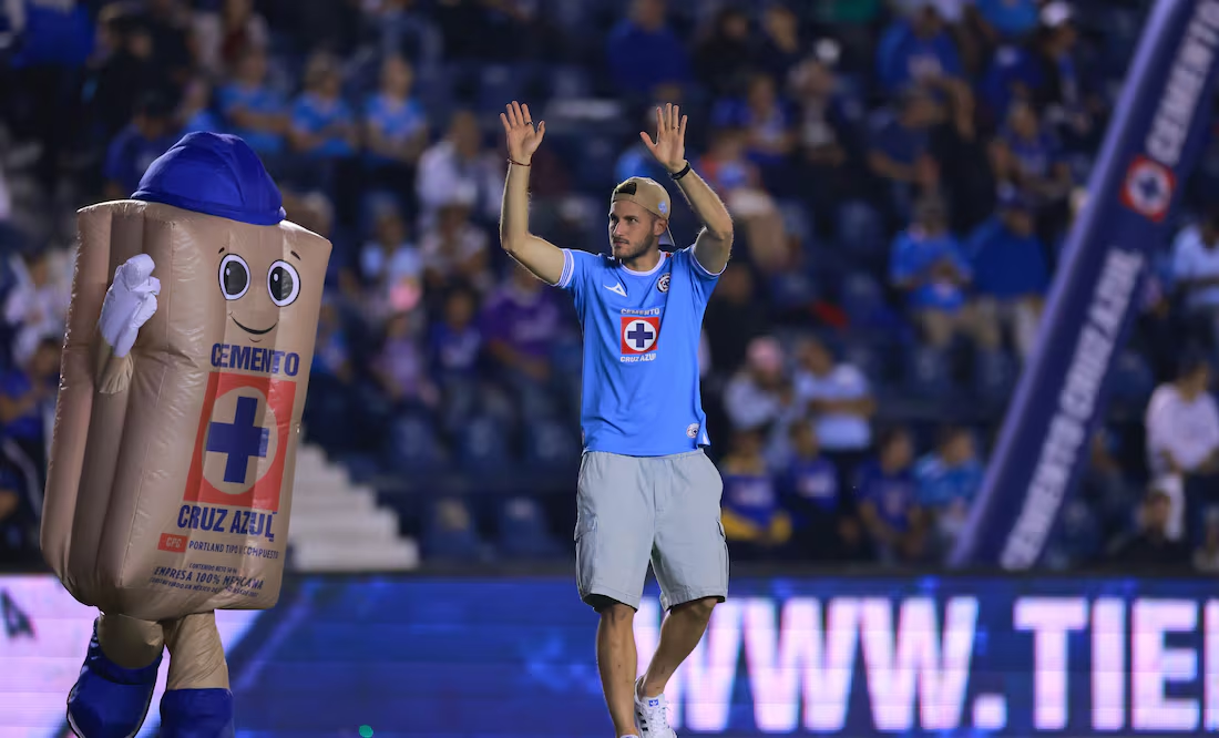 Cruz Azul recibirá casi 5 millones de dólares por la llegada de Santiago Giménez al Milán; estos son los motivos