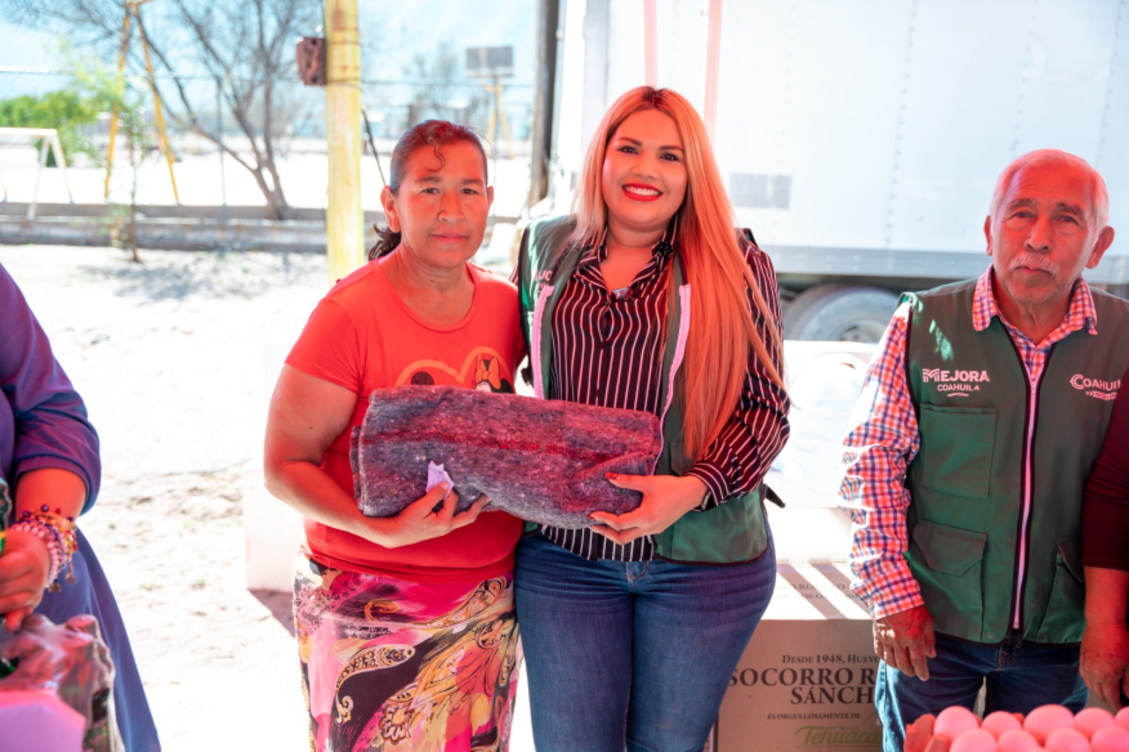 Yesi Sifuentes y ‘Mejora Coahuila’ llegan a ejido Dolores y Santa Teresa