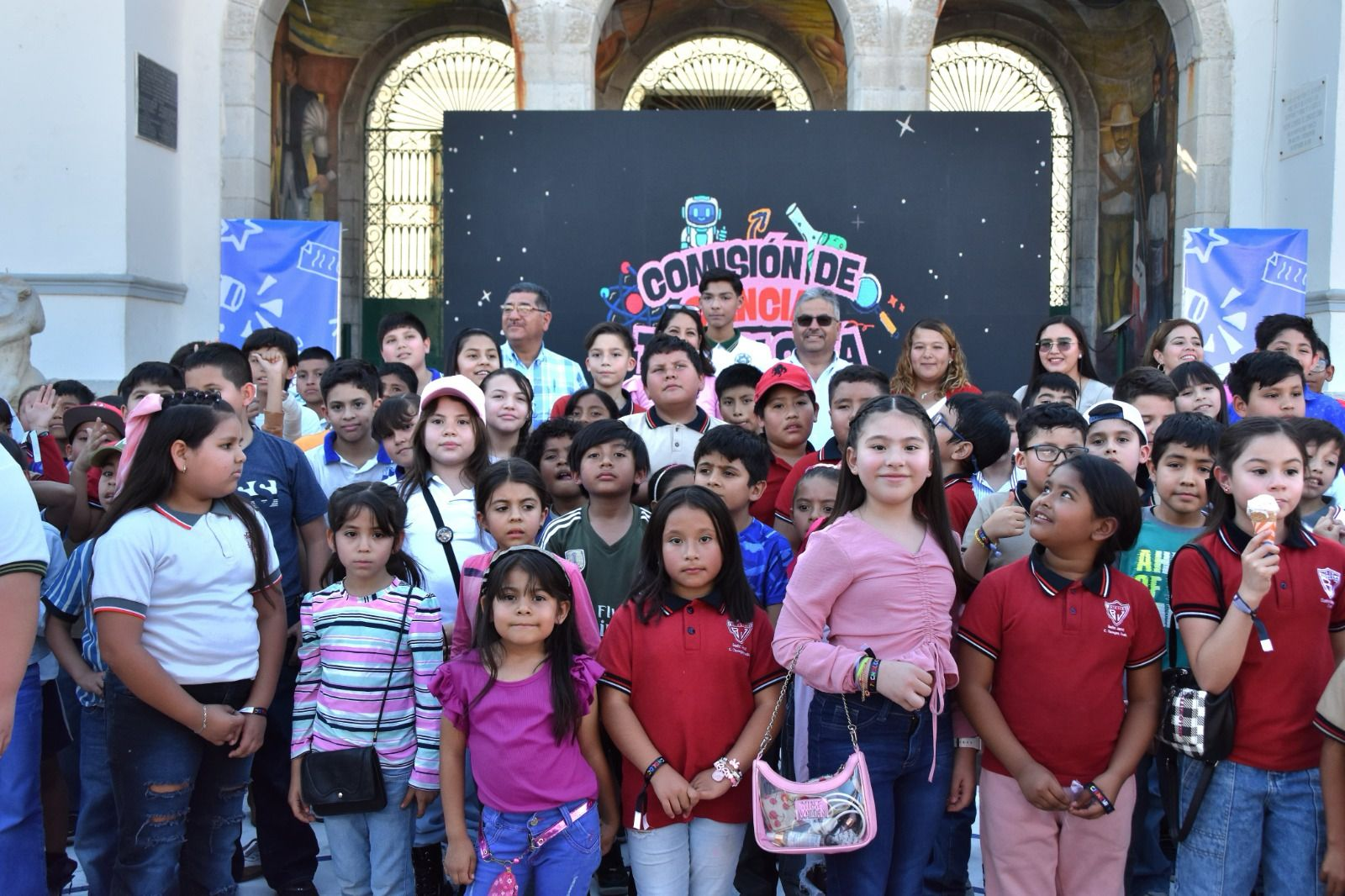 Promueve Víctor Leija participación de la mujer en la ciencia y la tecnología