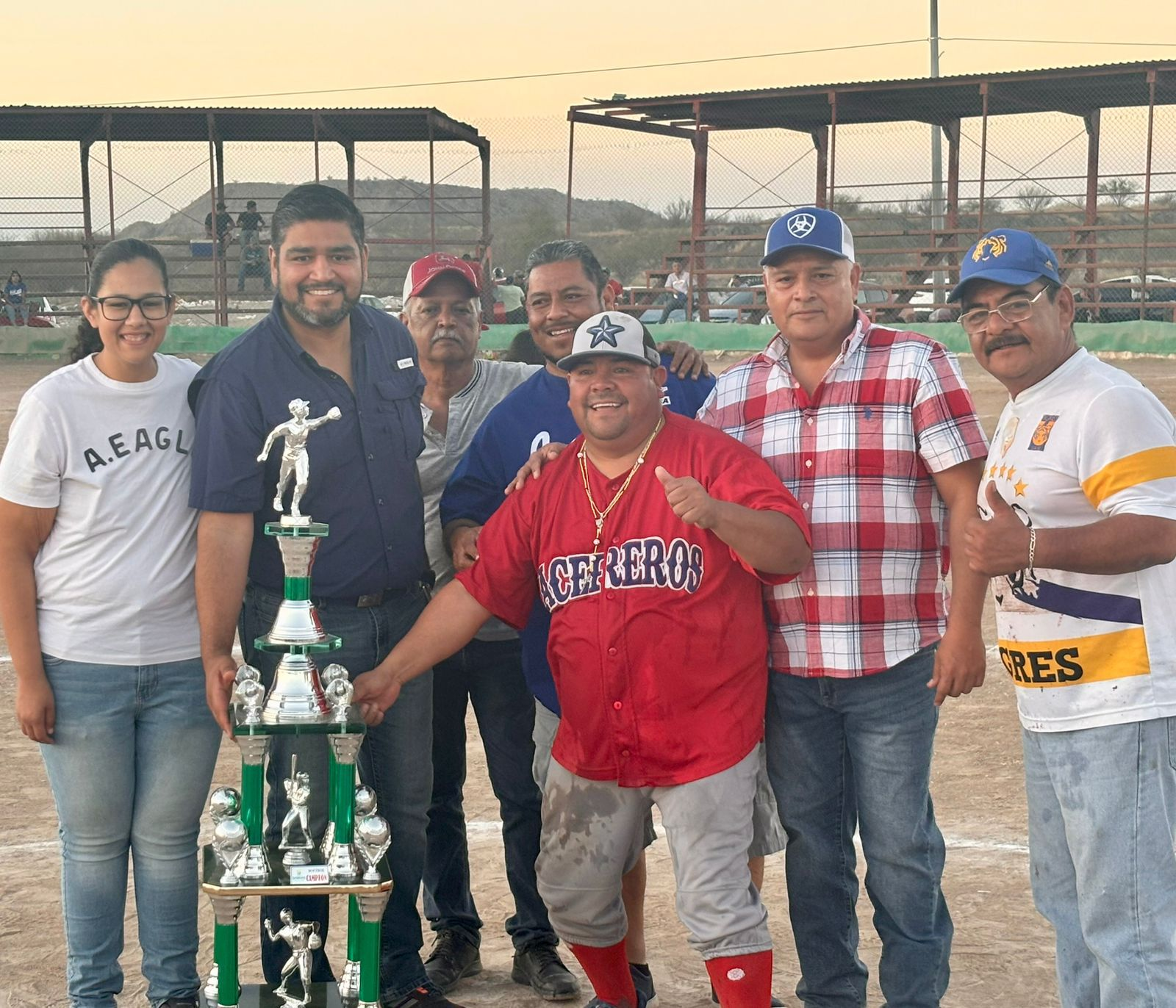 Acereros campeón de la liga de Sóftbol de Agujita.