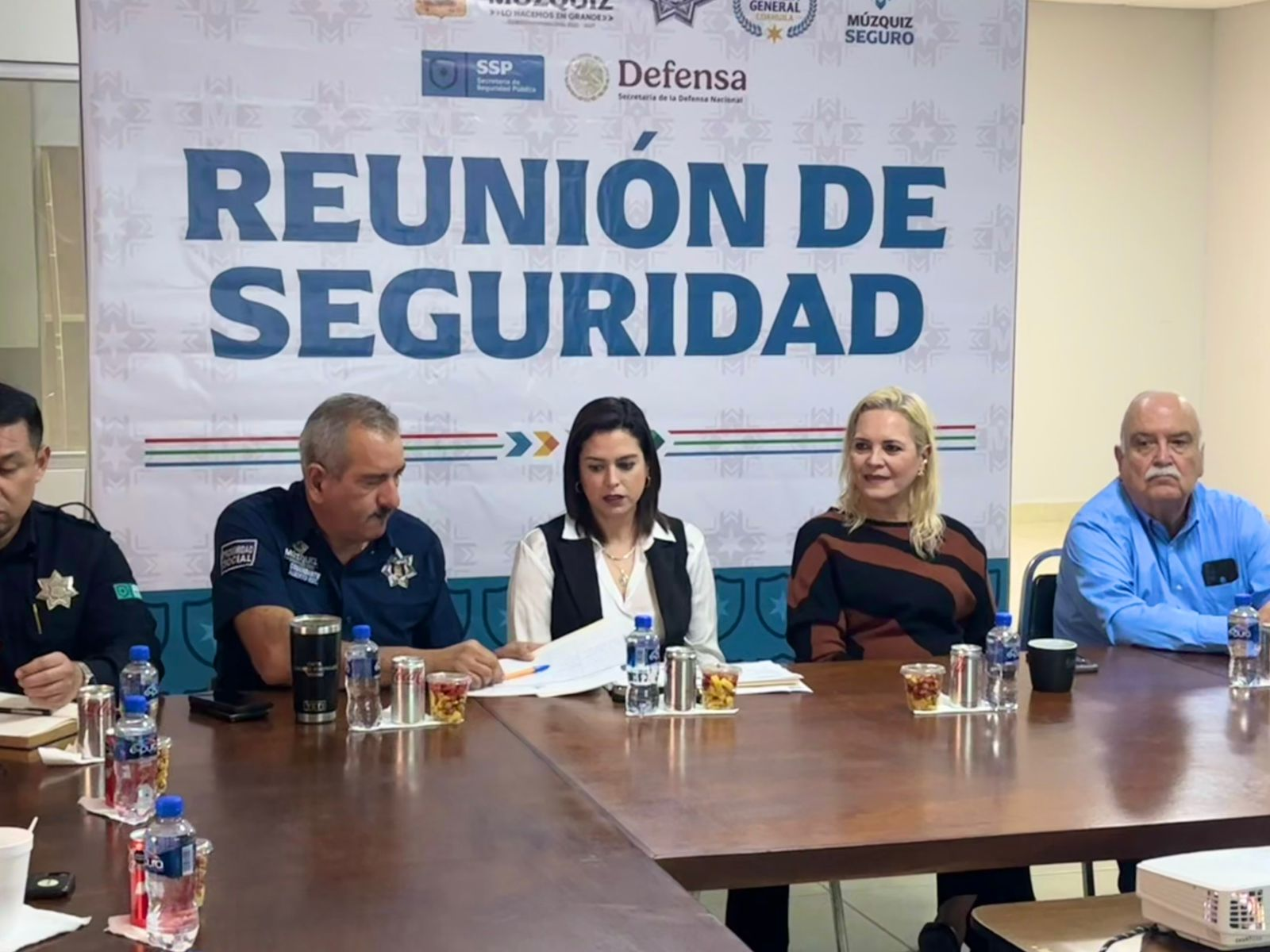 La alcaldesa Laura Jiménez Gutiérrez Gachupina, une corporaciones para salvaguardar a la ciudadanía en Múzquiz.